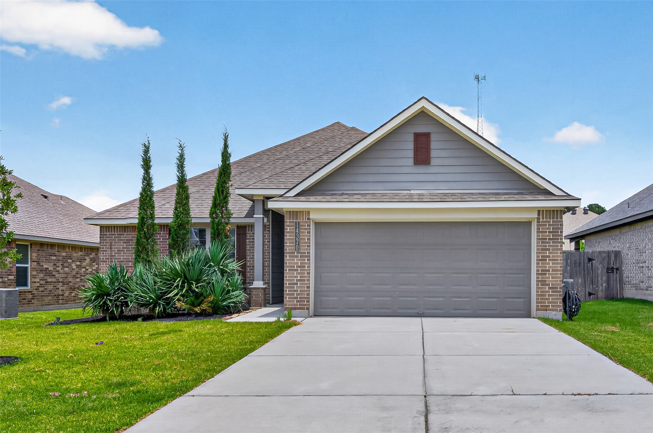 14370 S Summerchase Circle Property Photo 4