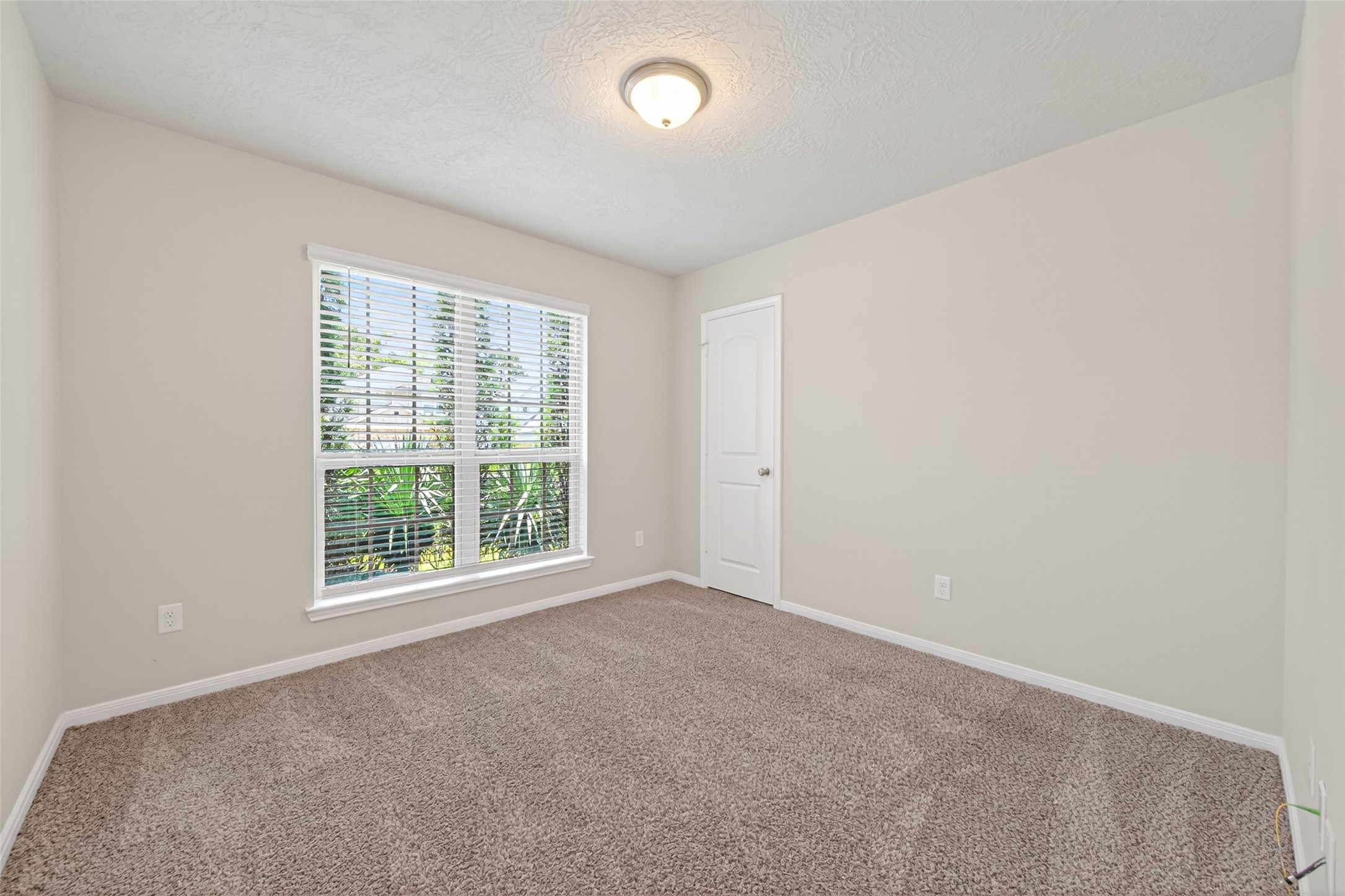 14370 S Summerchase Circle Property Photo 32