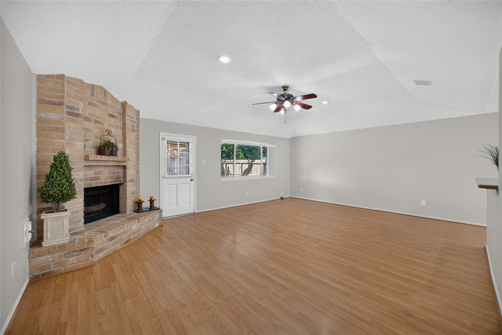 3706 Luton Park Drive Property Photo 2