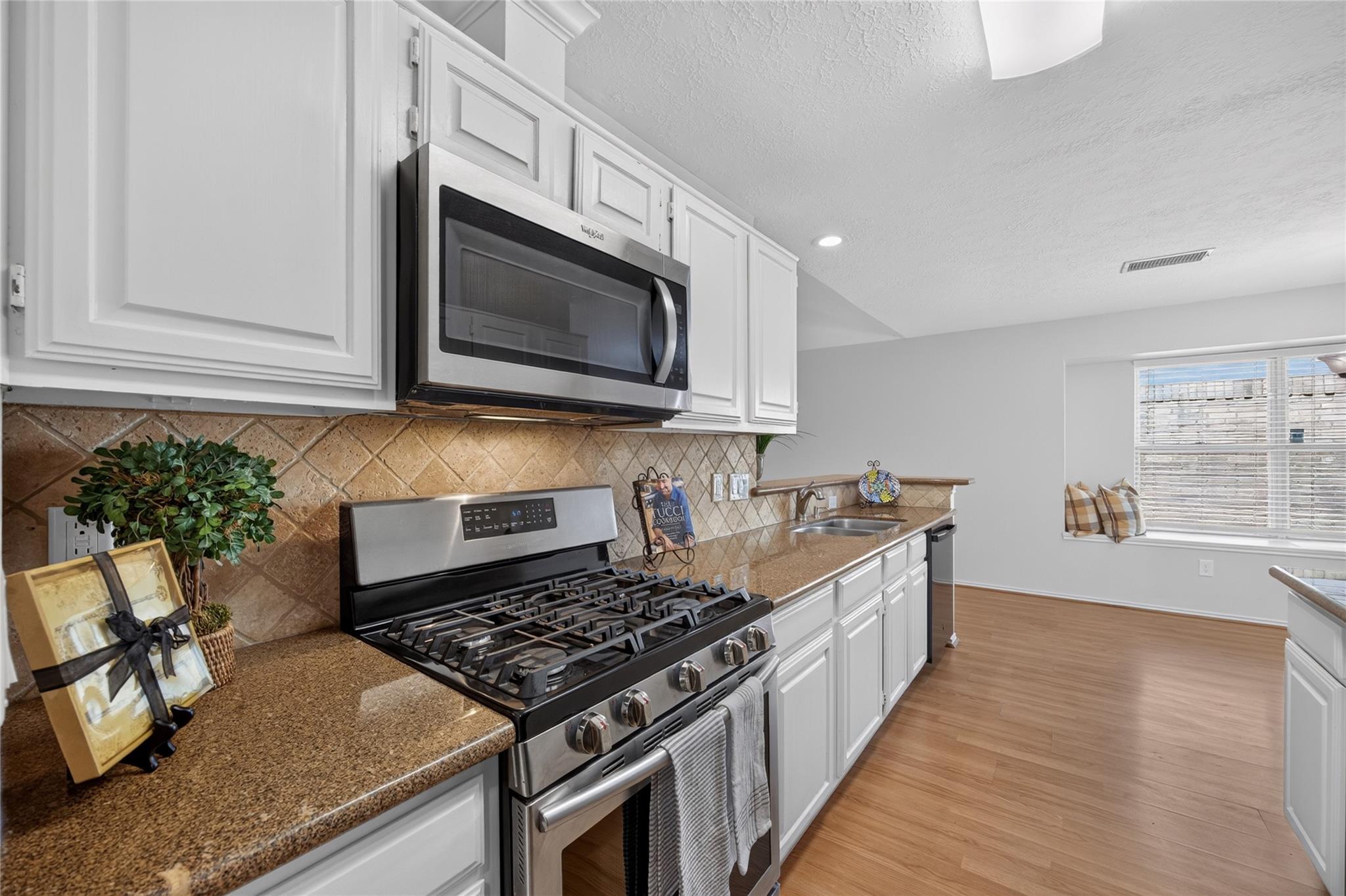 3706 Luton Park Drive Property Photo 4