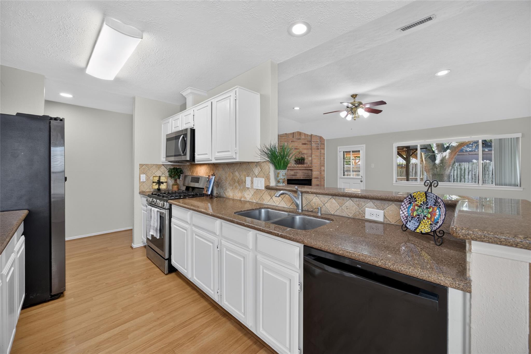 3706 Luton Park Drive Property Photo 5