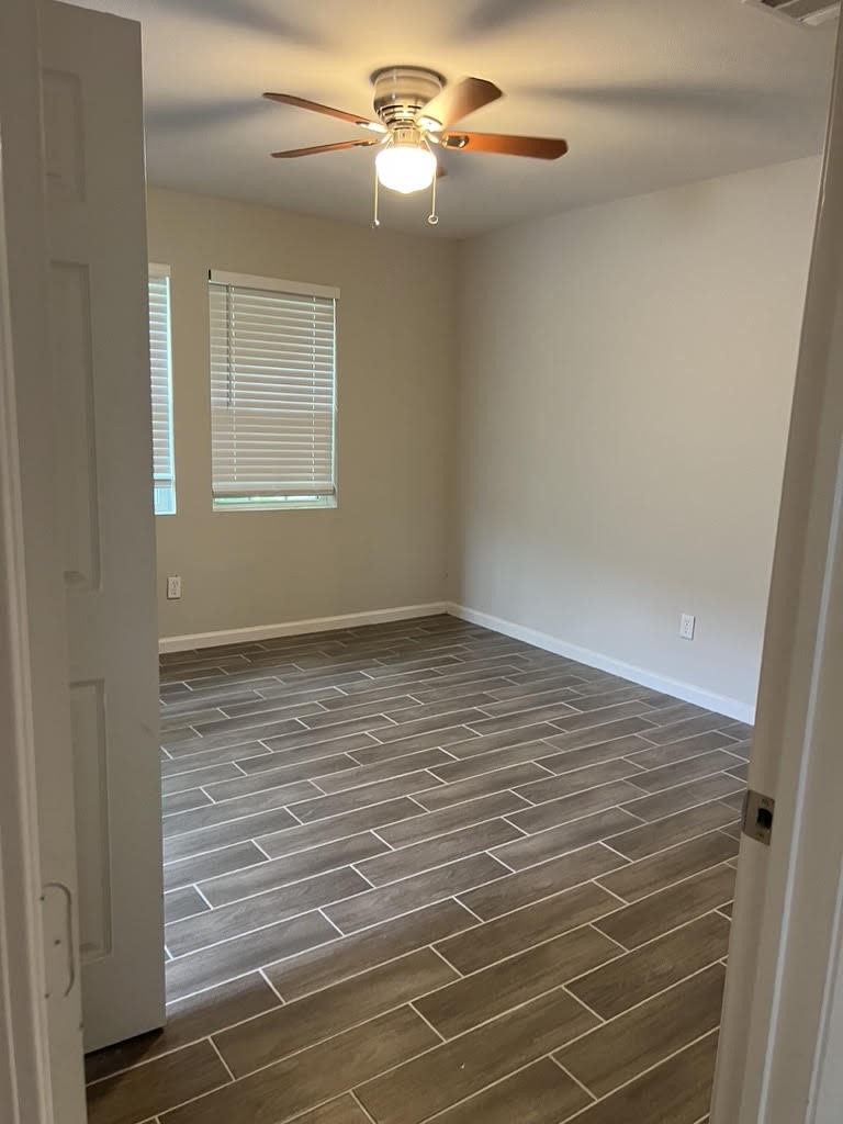 5028 Mayflower Street Property Photo 4