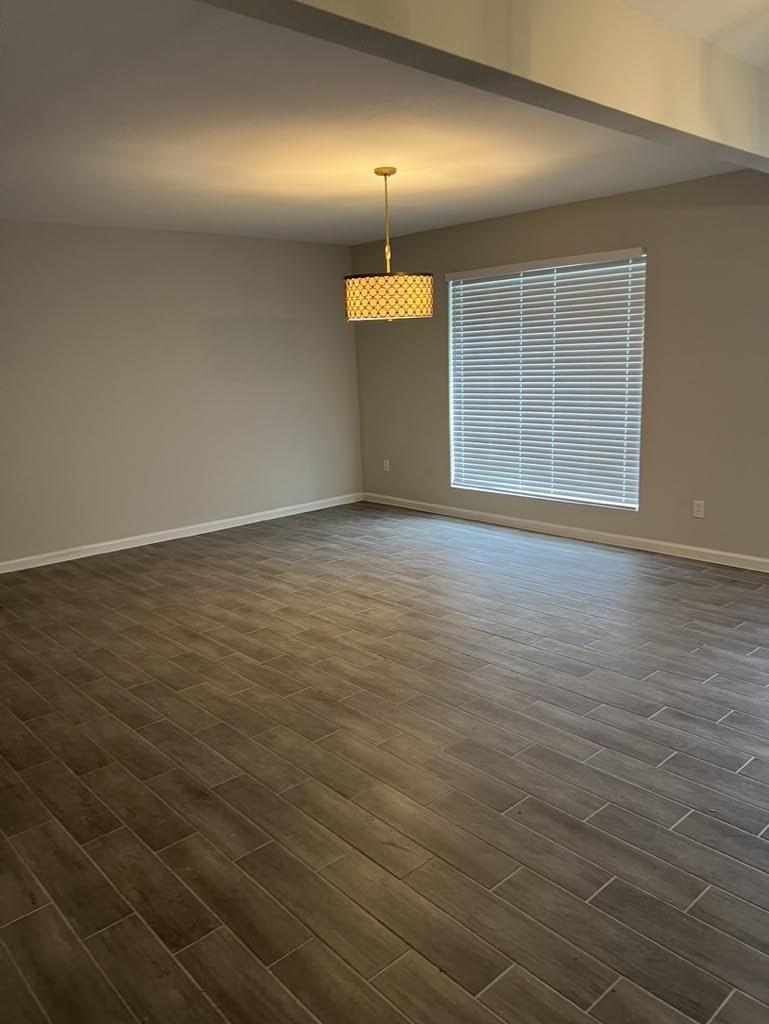 5028 Mayflower Street Property Photo 6