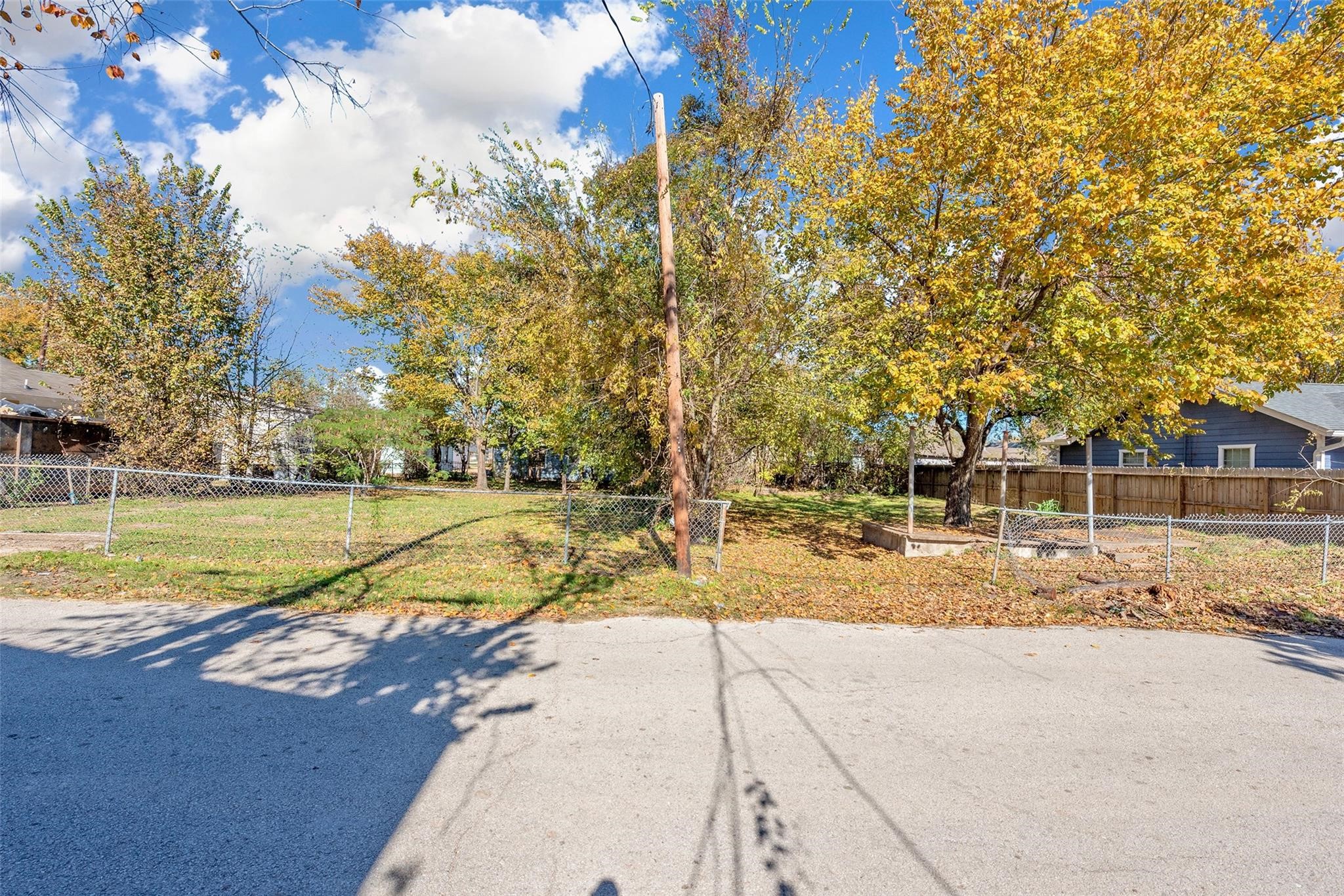 3209 Adelia Street Property Photo 9