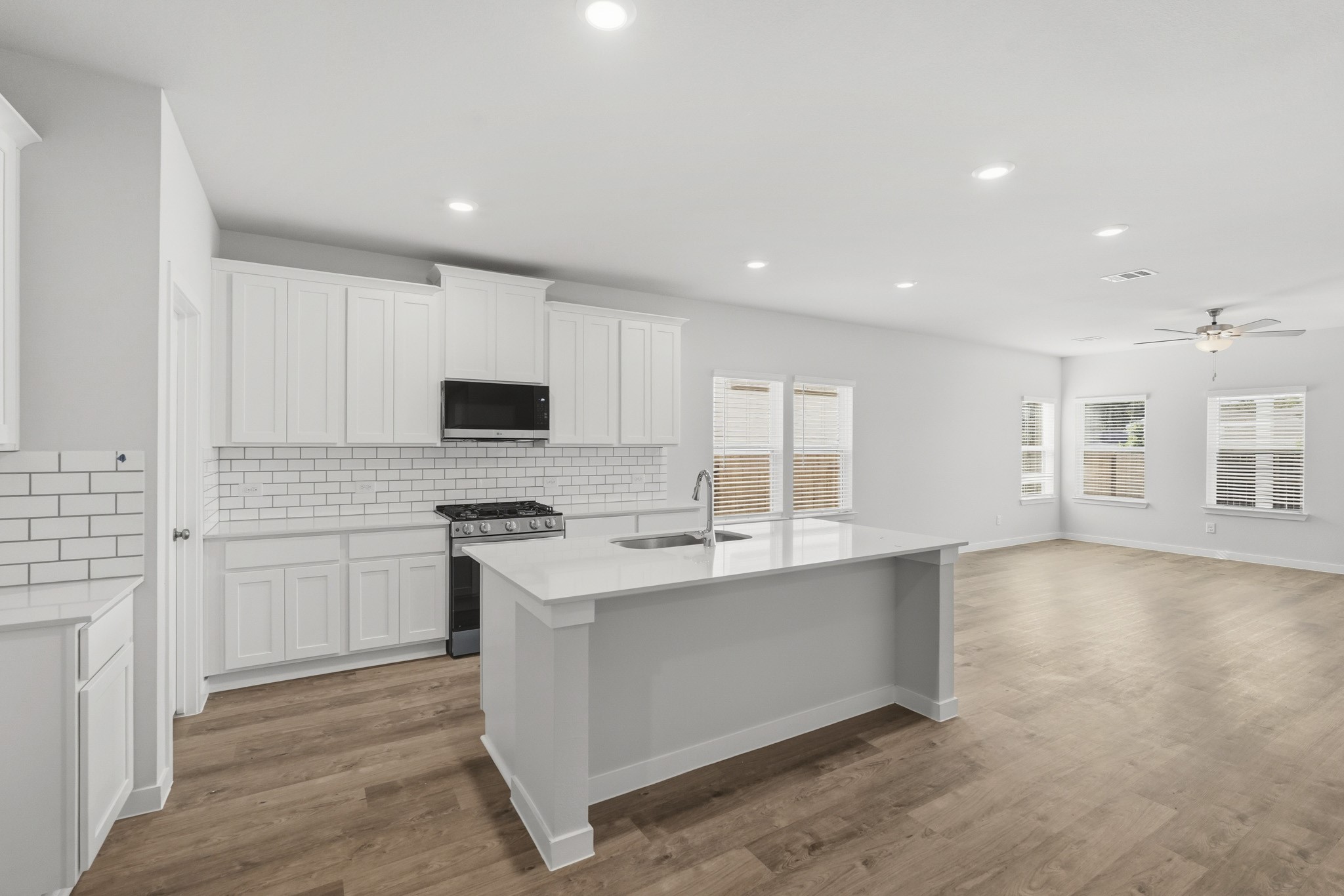 25448 Blossom Court Property Photo 8