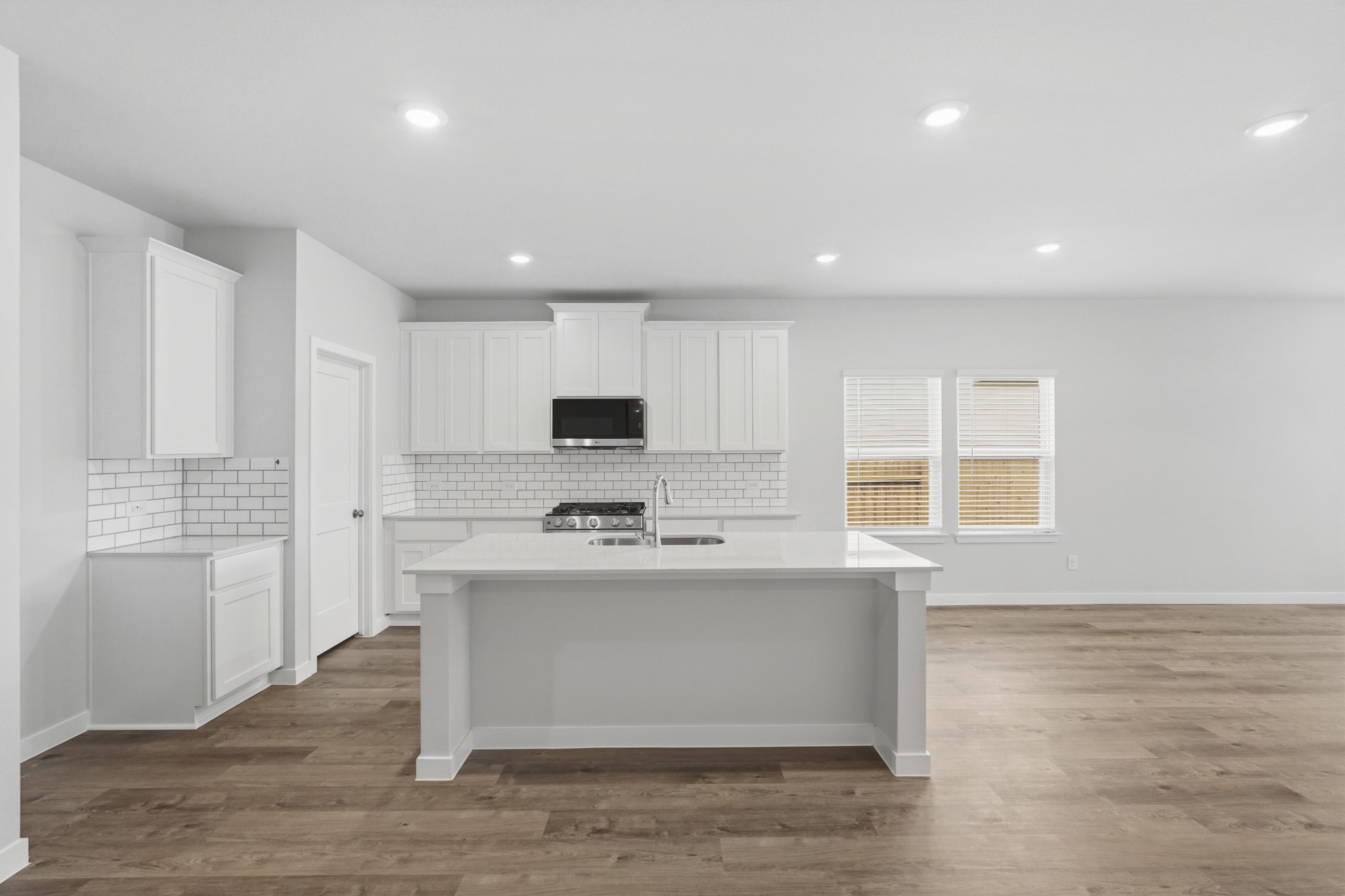 25448 Blossom Court Property Photo 9