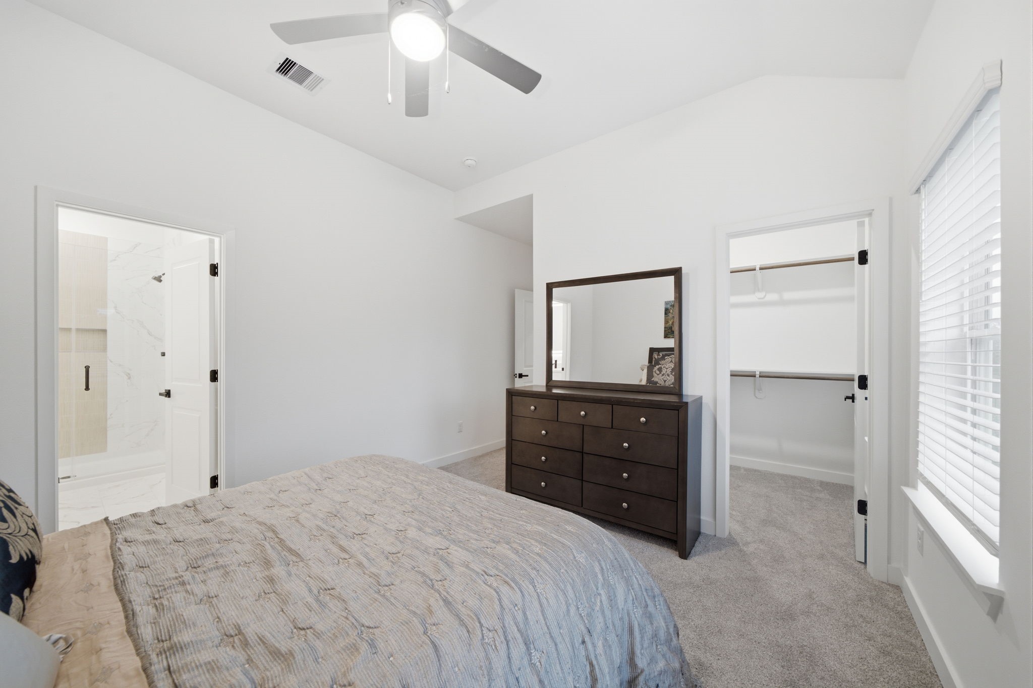 11621 Waldemar Drive Property Photo 14