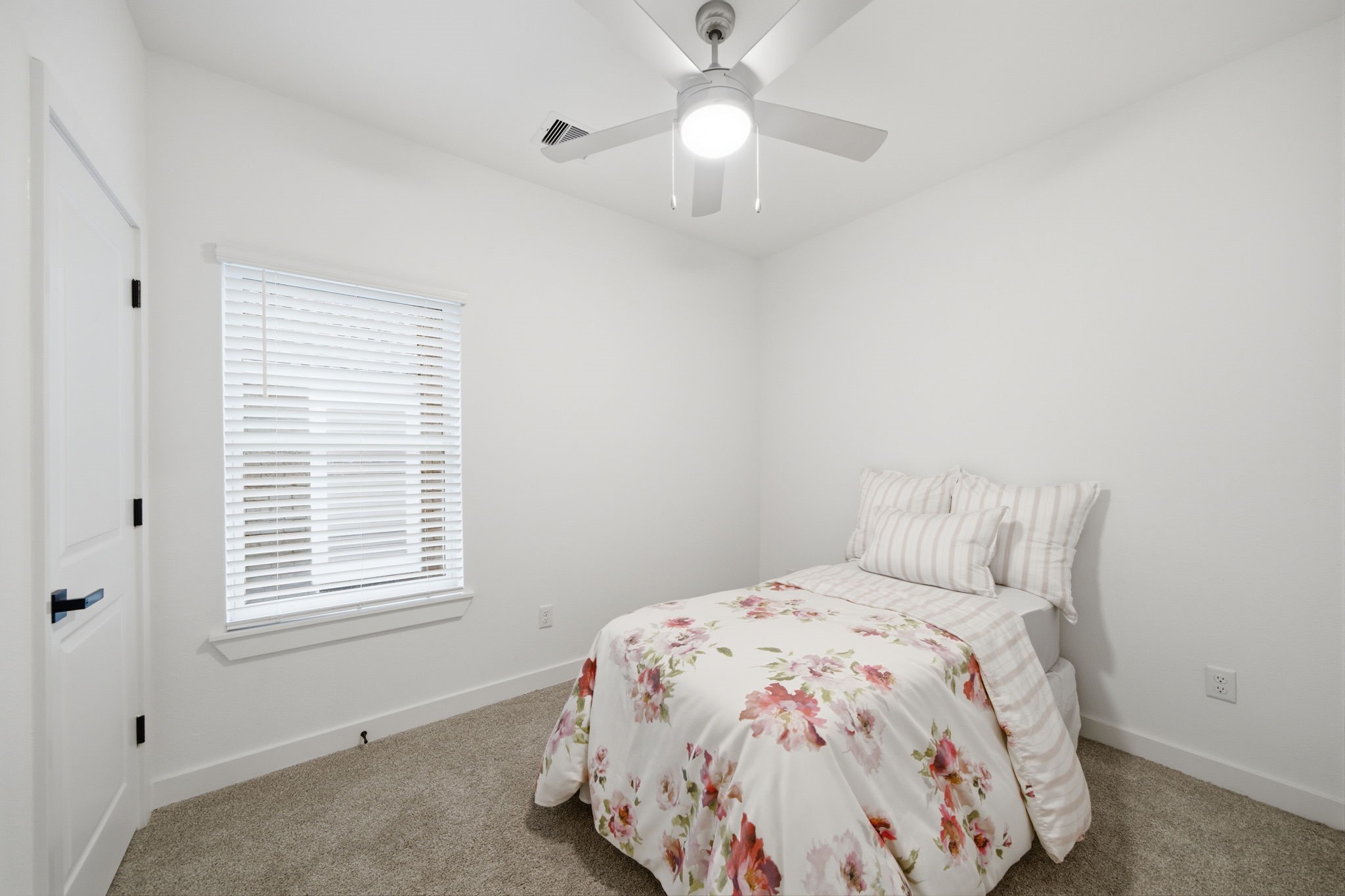 11621 Waldemar Drive Property Photo 18