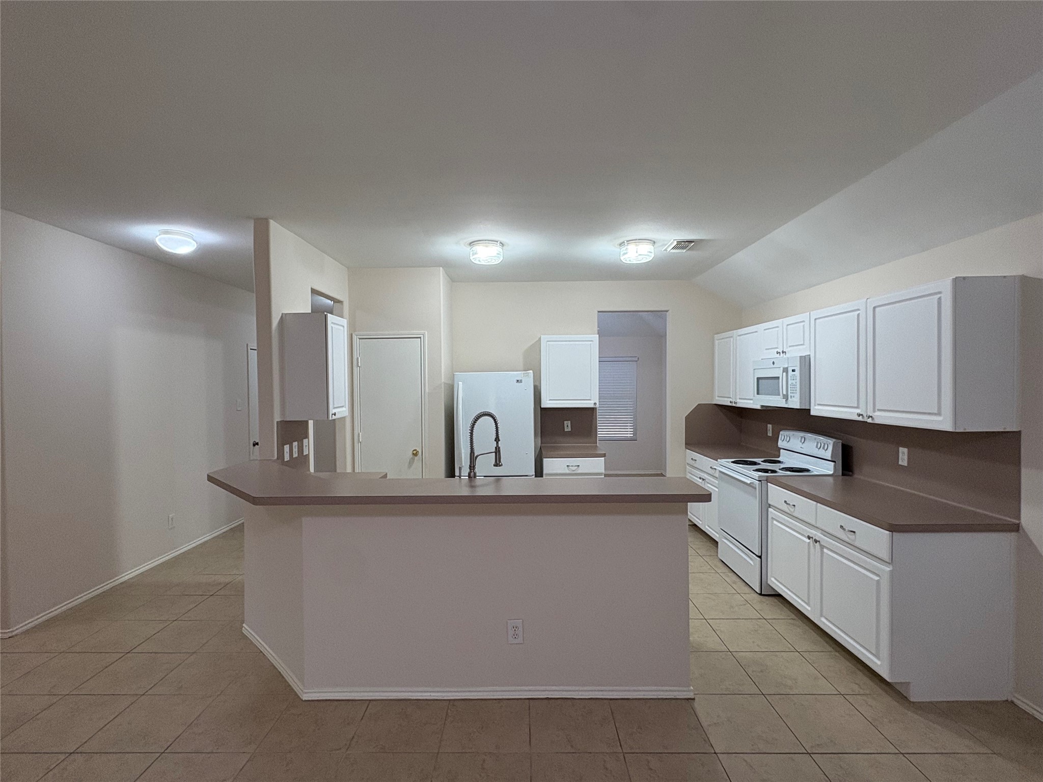 19819 River Breeze Drive Property Photo 3