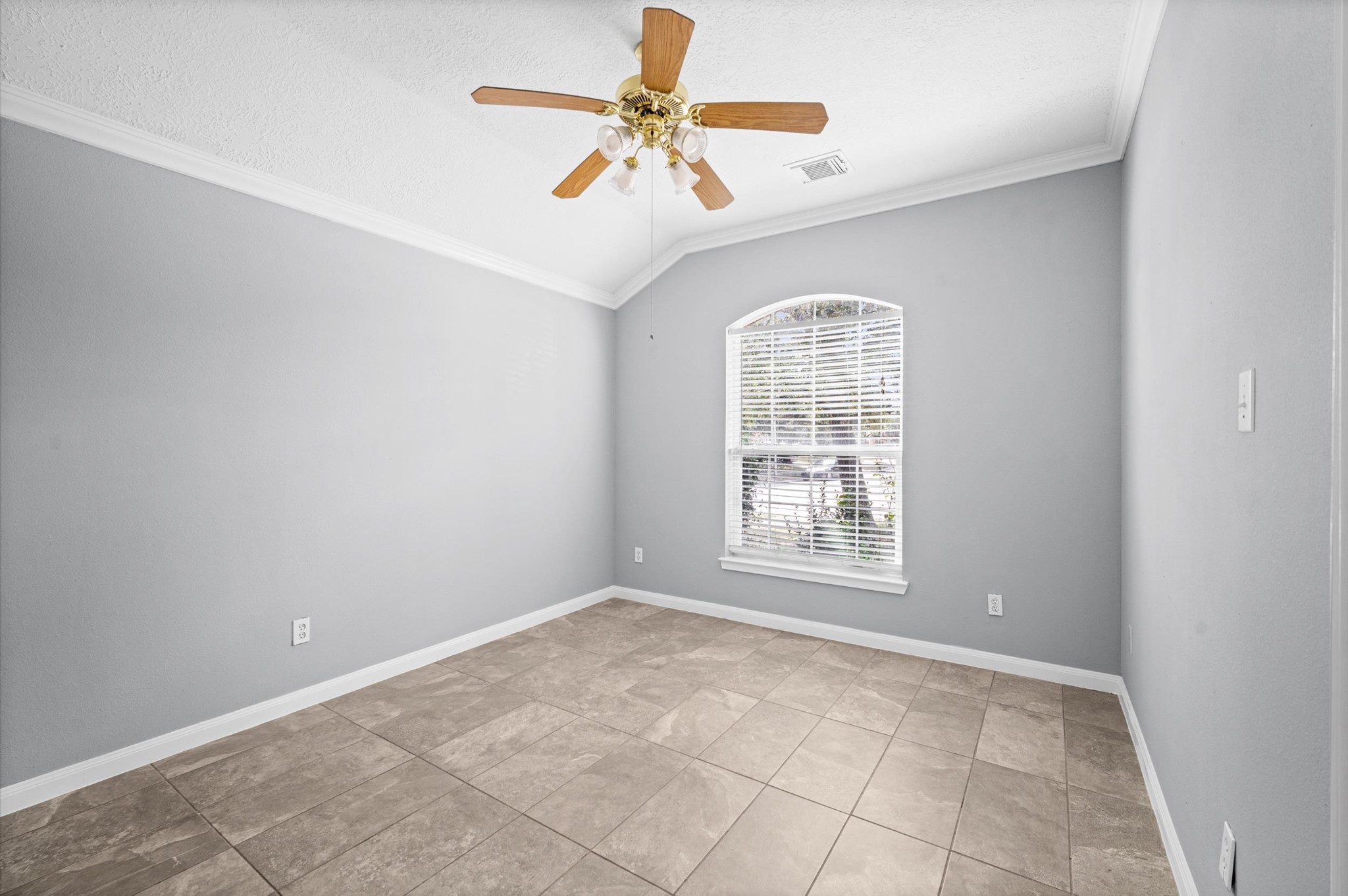 22502 Rocky Glen Court Property Photo 17