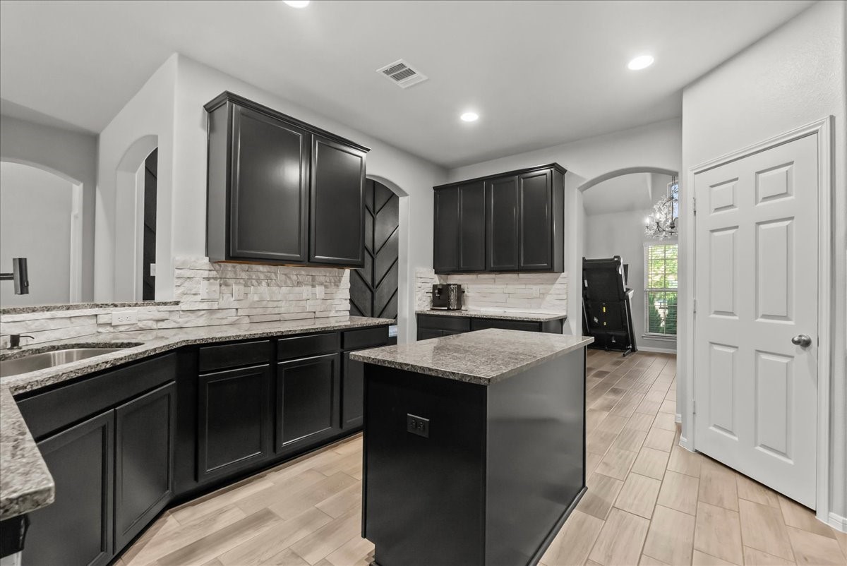 3114 Royal Albatross Drive Property Photo 8