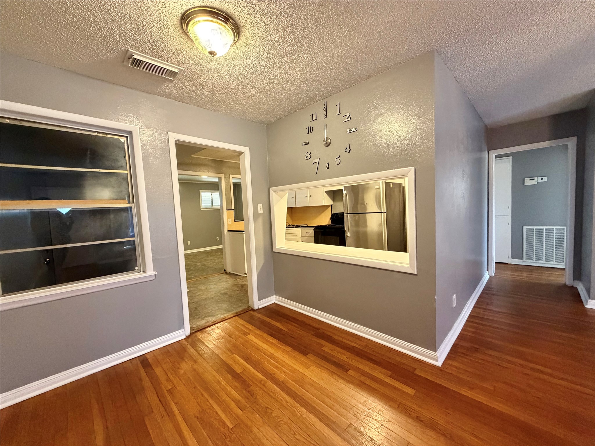221 Richmond Street Property Photo 4