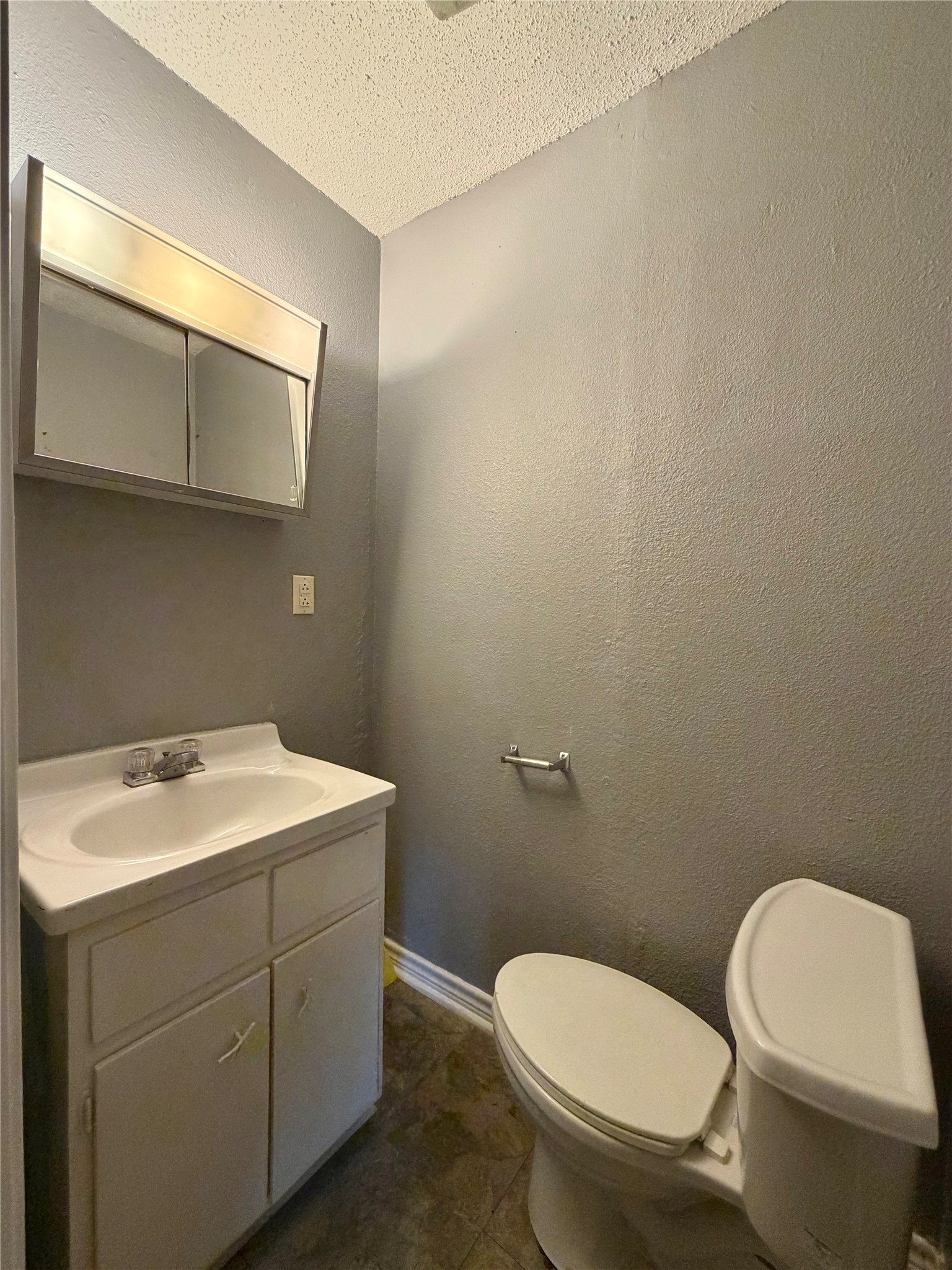 221 Richmond Street Property Photo 10