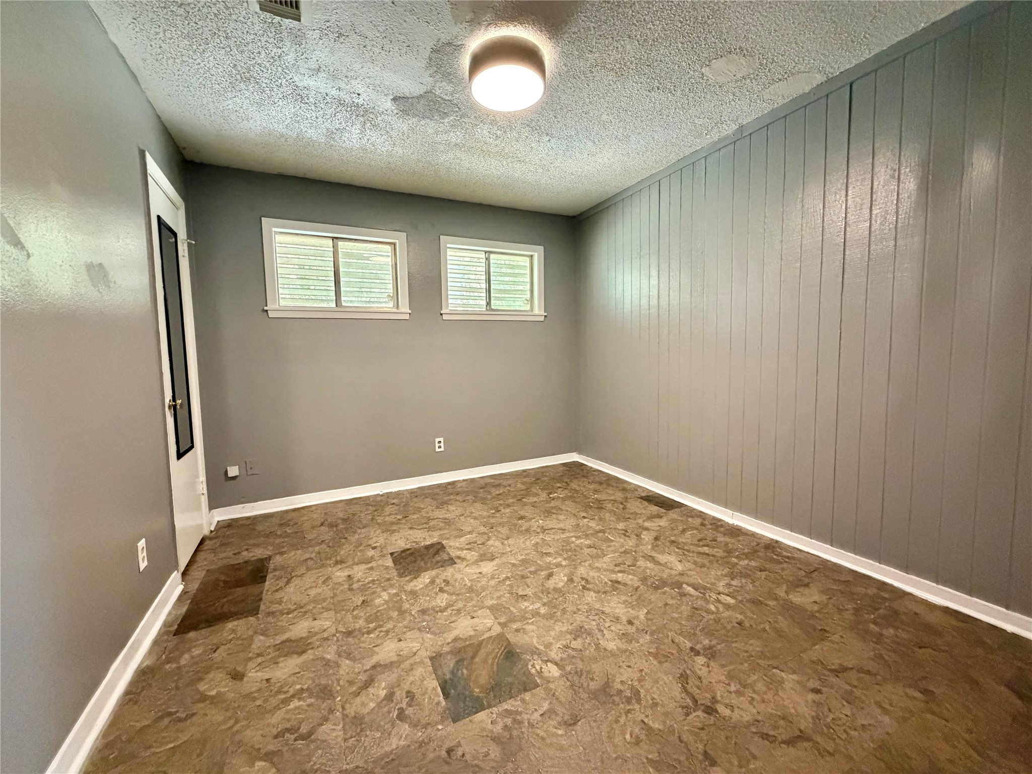 221 Richmond Street Property Photo 12