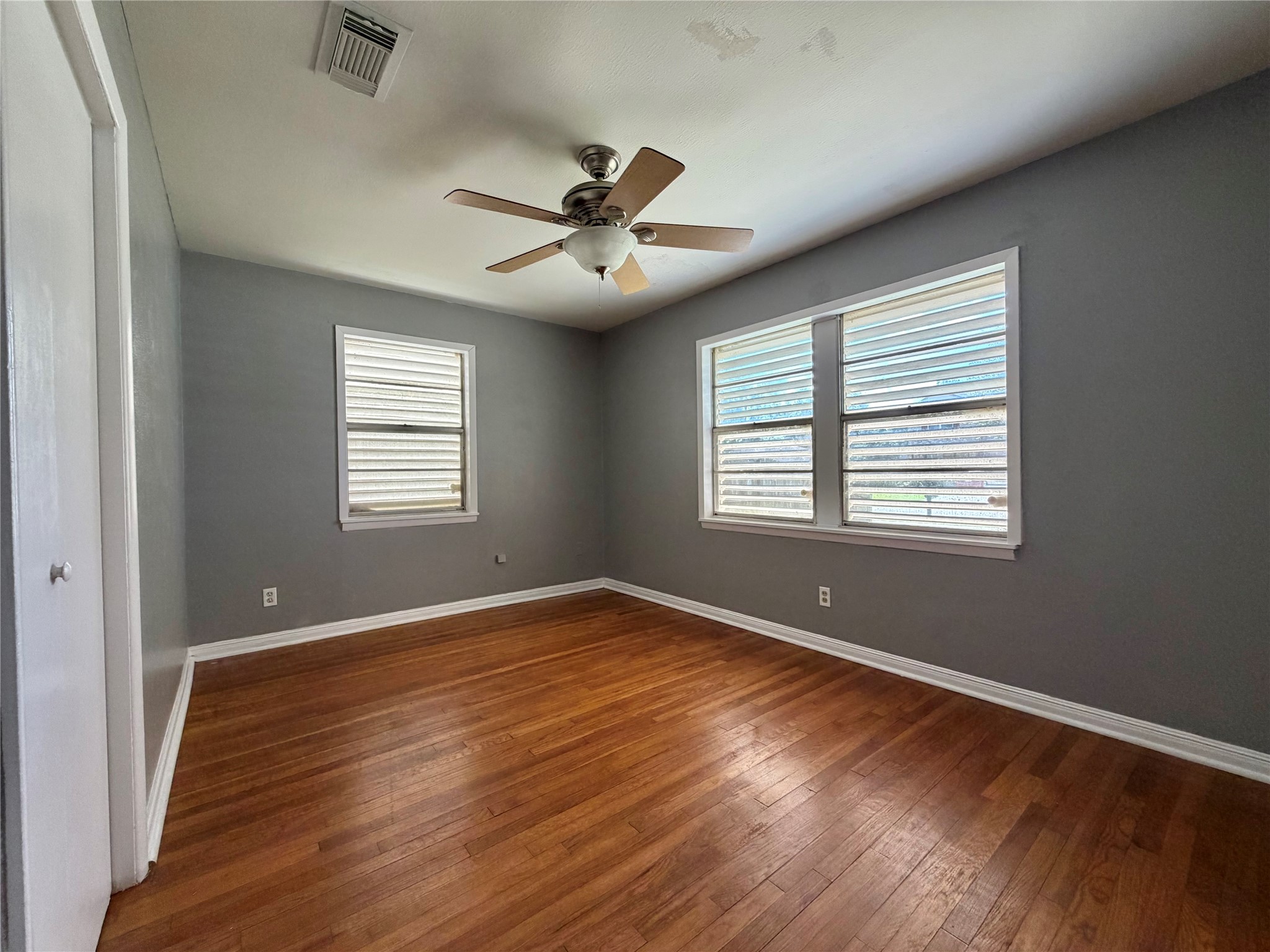 221 Richmond Street Property Photo 16