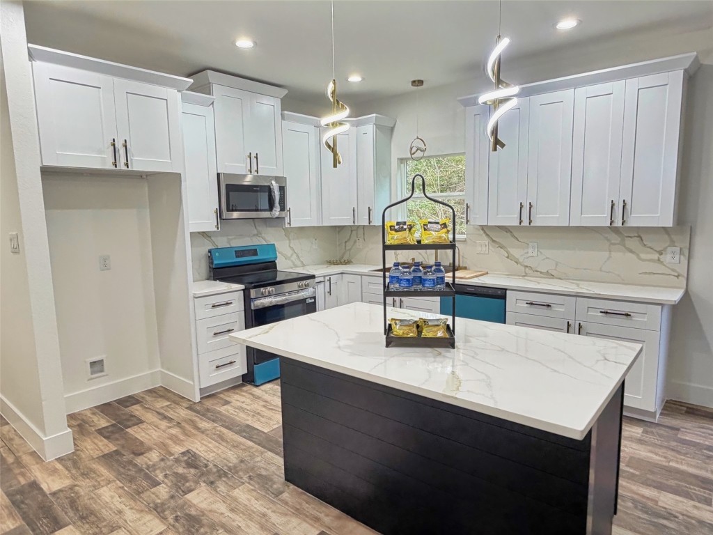 410 Coast Loop Property Photo 10