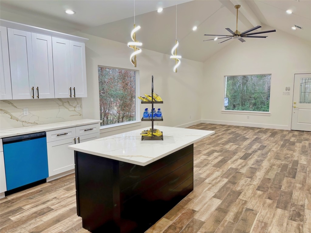 410 Coast Loop Property Photo 11