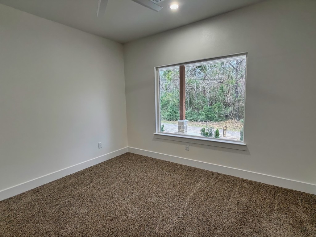 410 Coast Loop Property Photo 16