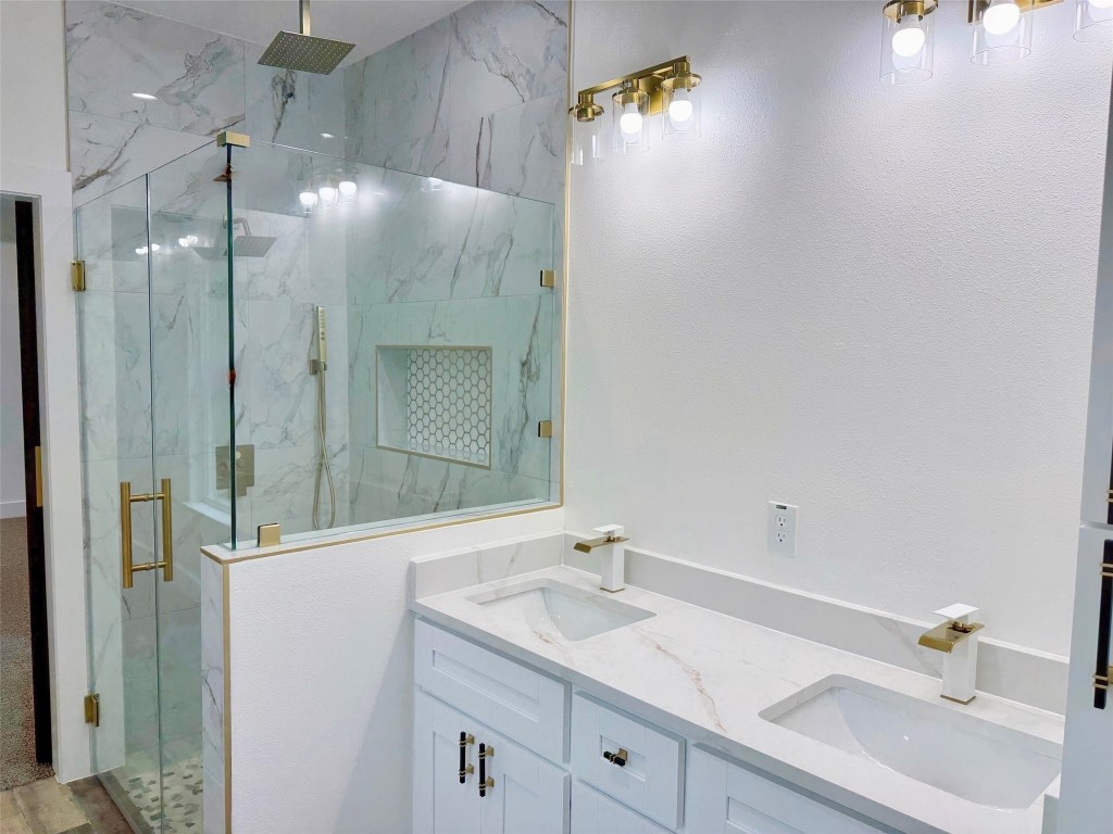 410 Coast Loop Property Photo 19