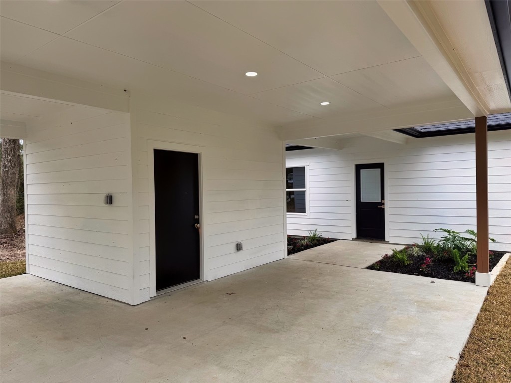 410 Coast Loop Property Photo 21