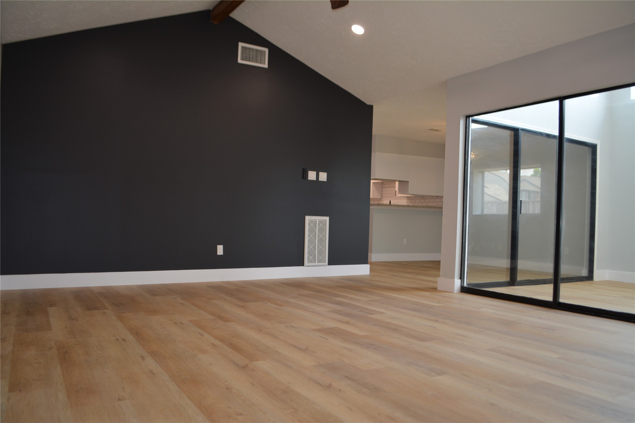 11526 S Kirkwood Road Property Photo 7