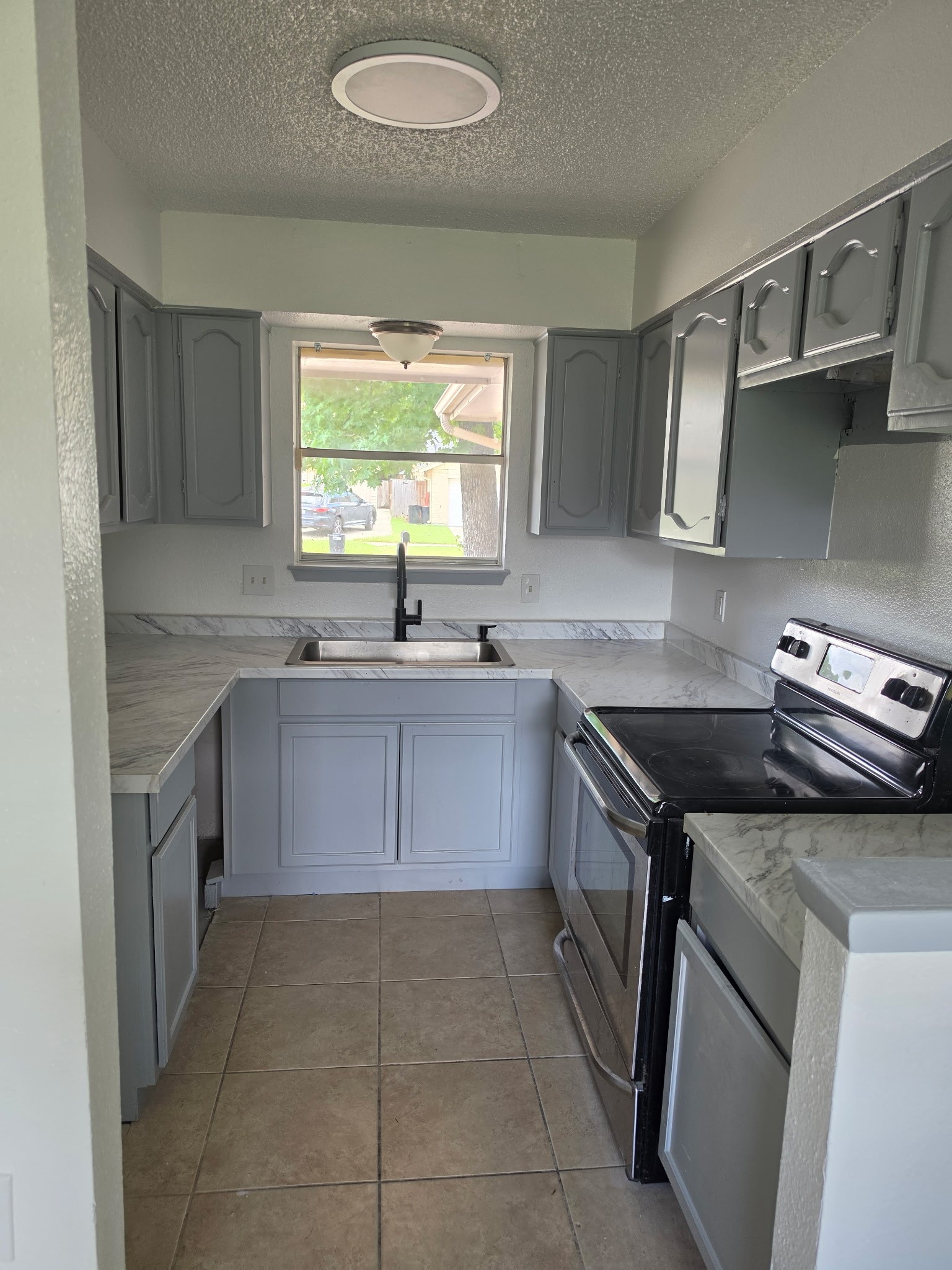 11002 Clear Fork Drive Property Photo 3