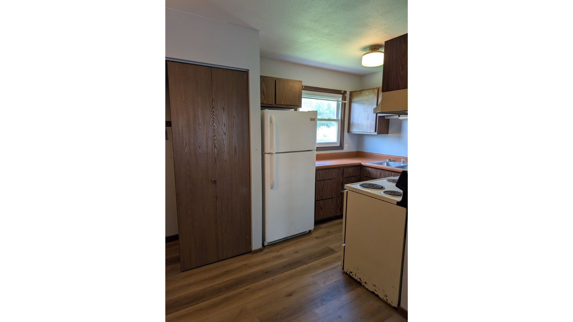 902 Shup St Property Photo 8