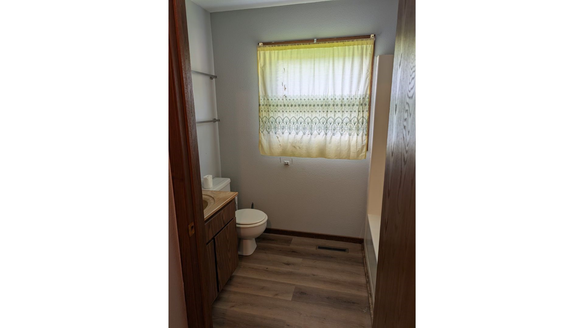 902 Shup St Property Photo 9