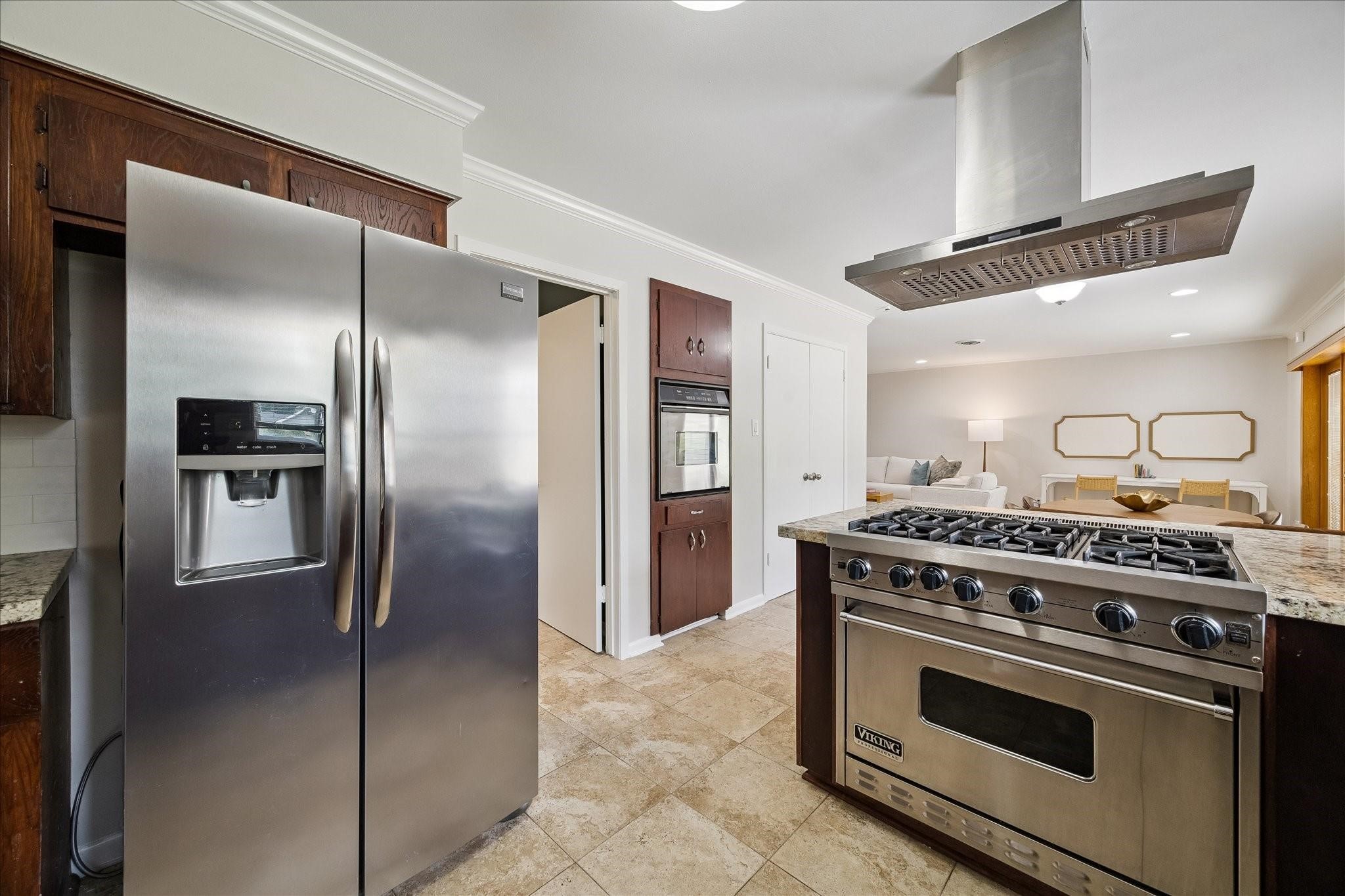 9777 Larston Street Property Photo 6