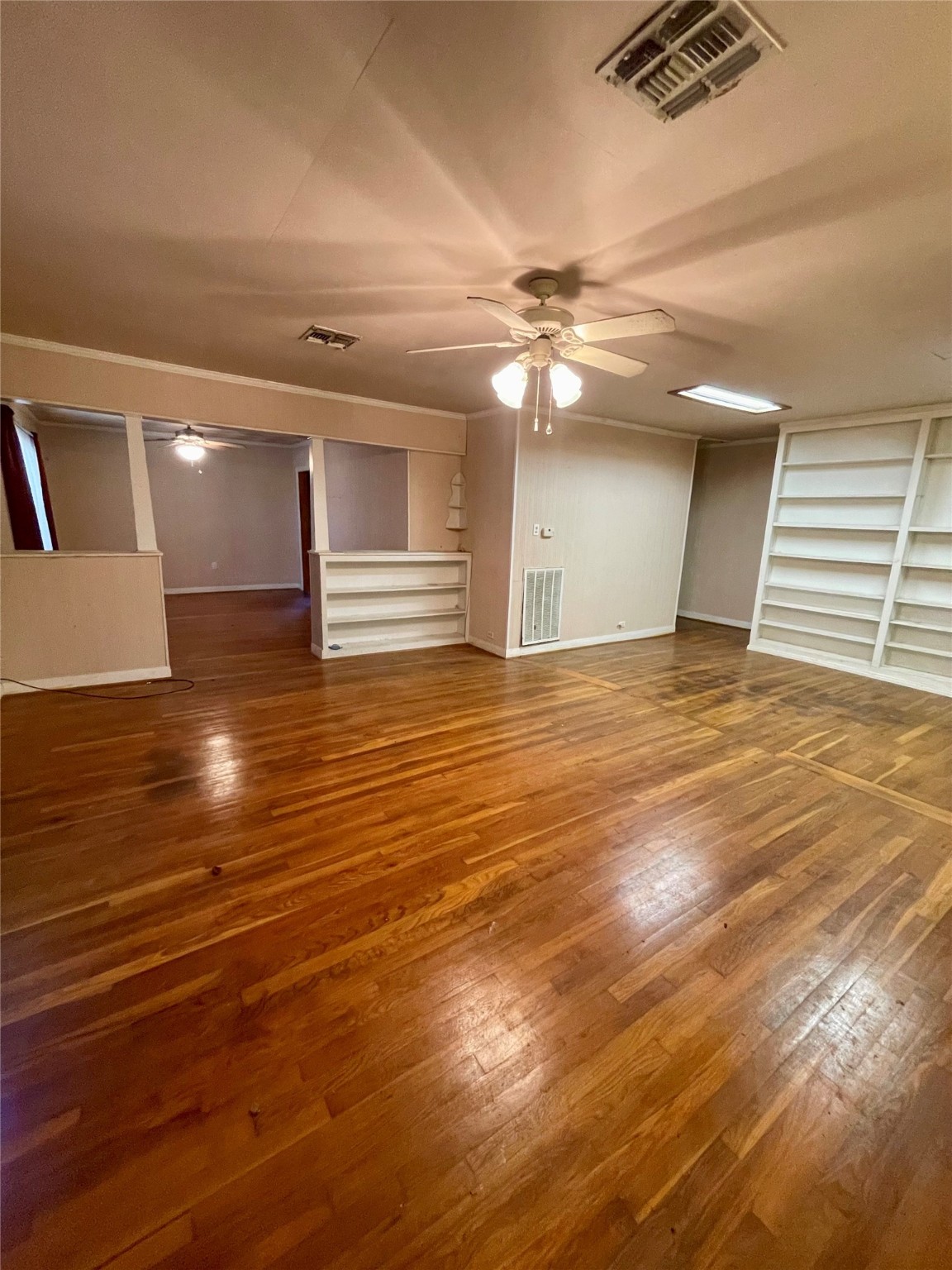 1382 Loop 522 Property Photo 11