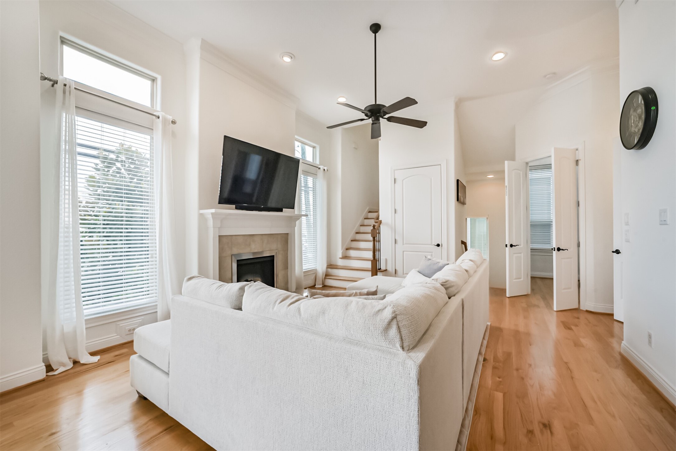 2016 Sabine Street Property Photo 6