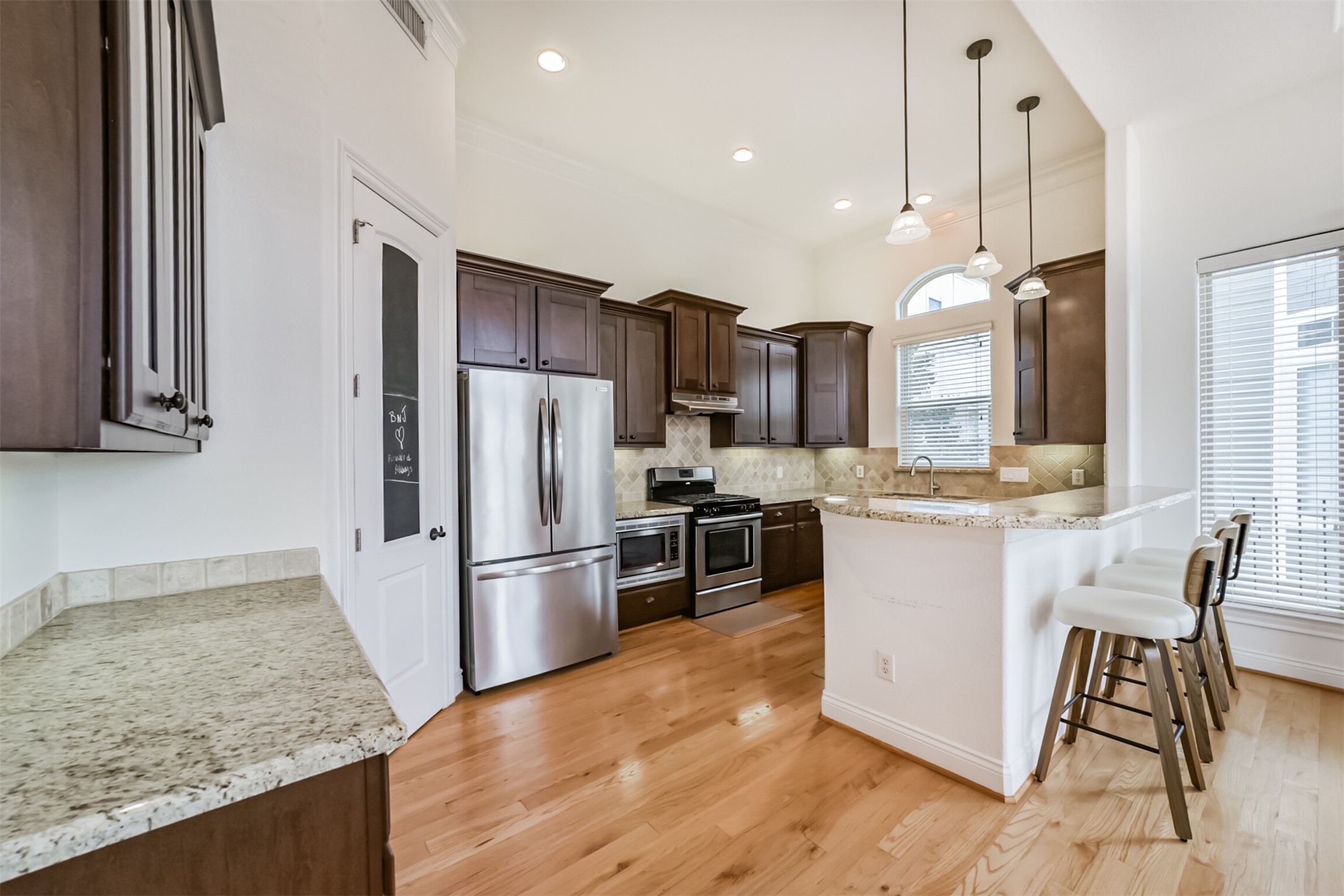 2016 Sabine Street Property Photo 10