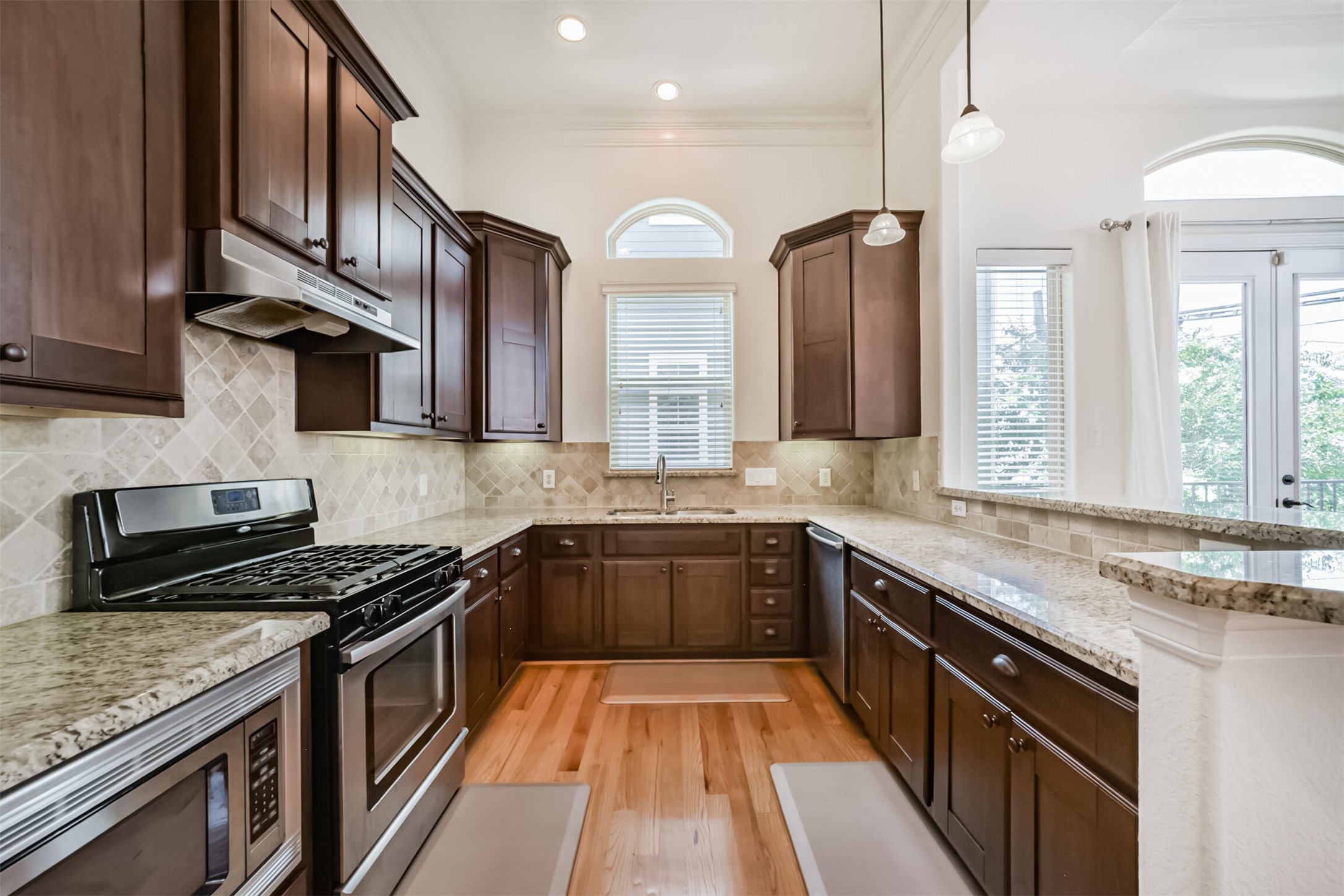 2016 Sabine Street Property Photo 14