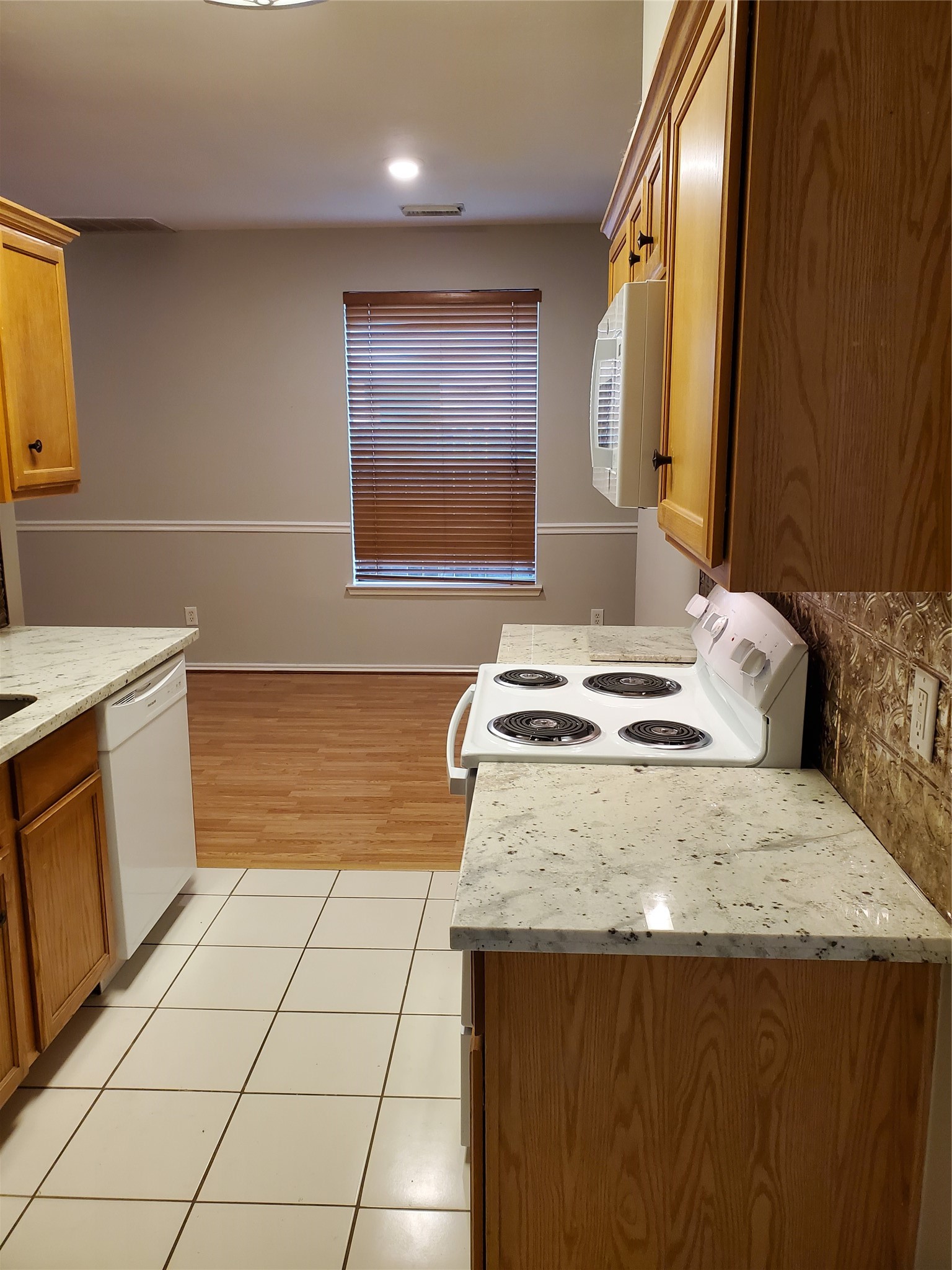 3223 West Street Property Photo 8