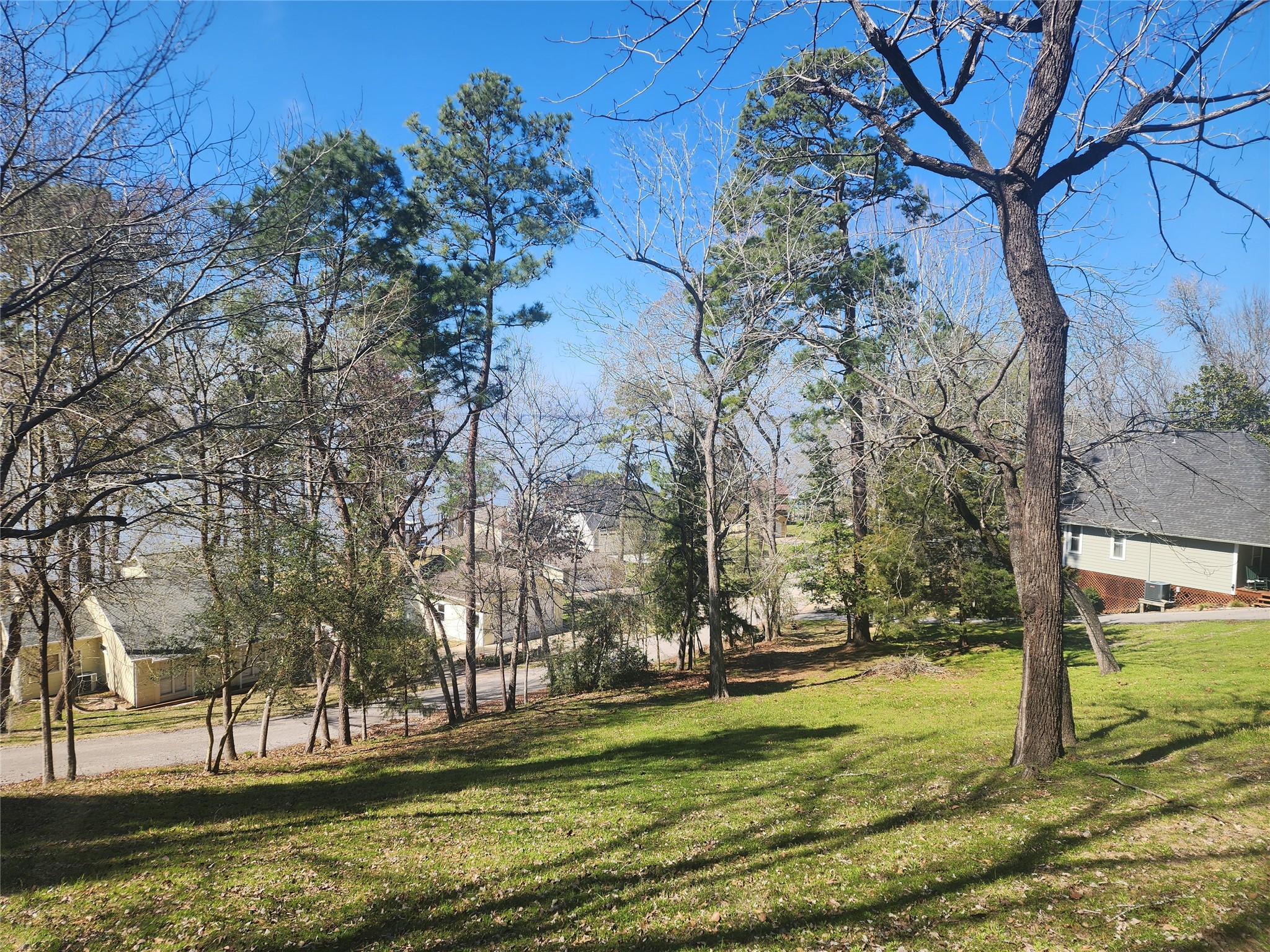 000 Linda Chain Road Property Photo 3
