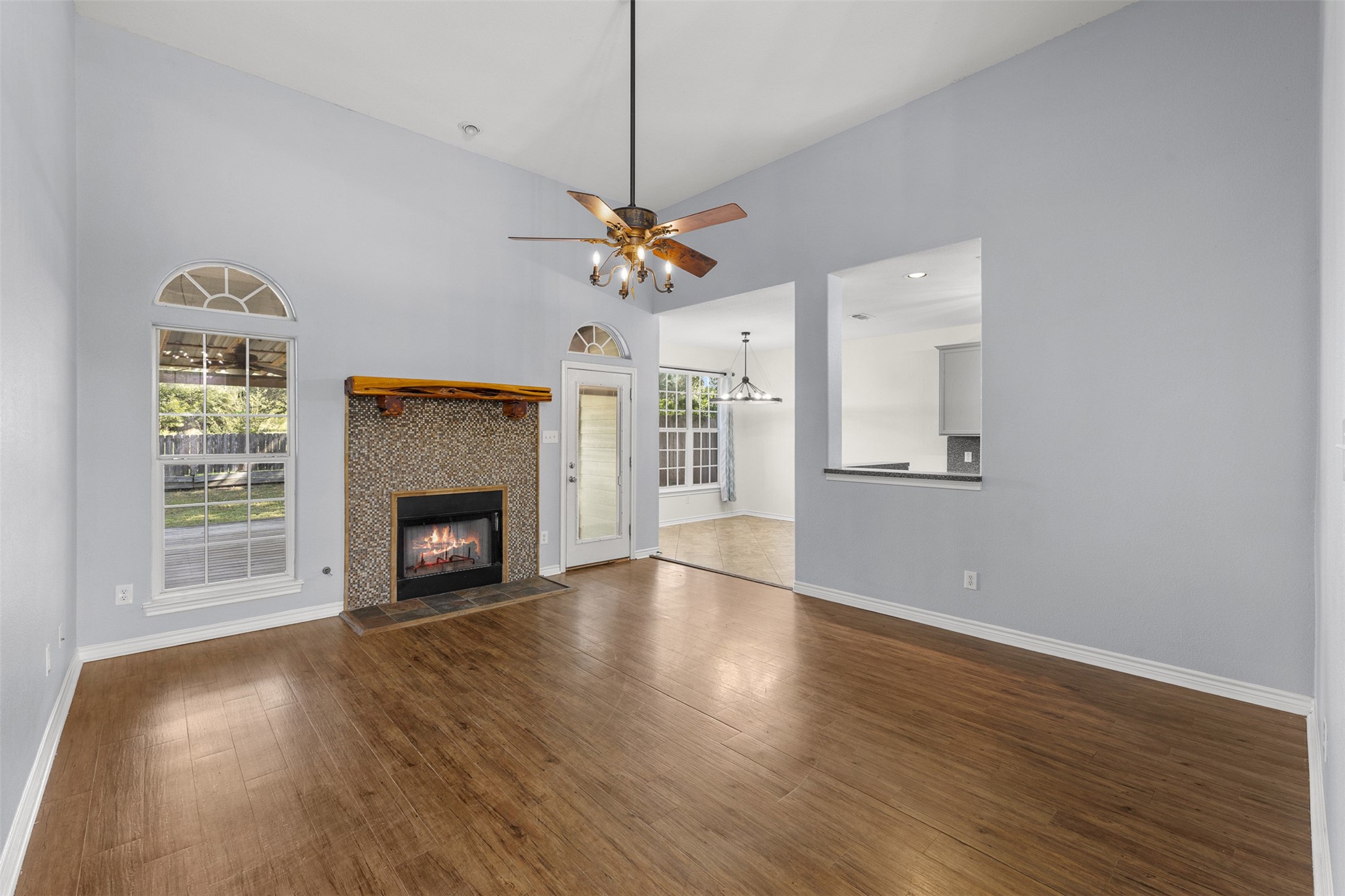 340 Rose Mayer Loop Property Photo 4