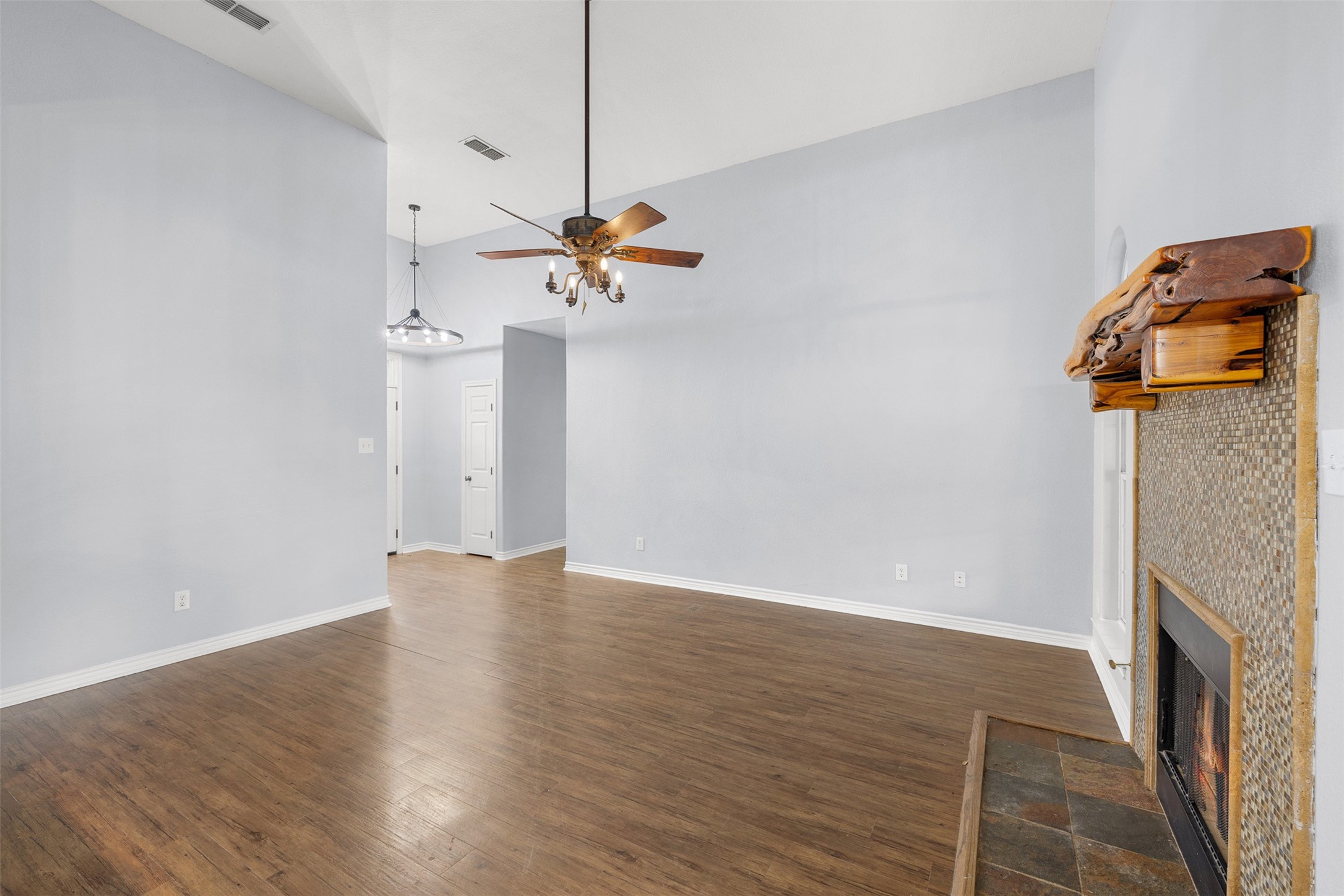 340 Rose Mayer Loop Property Photo 6