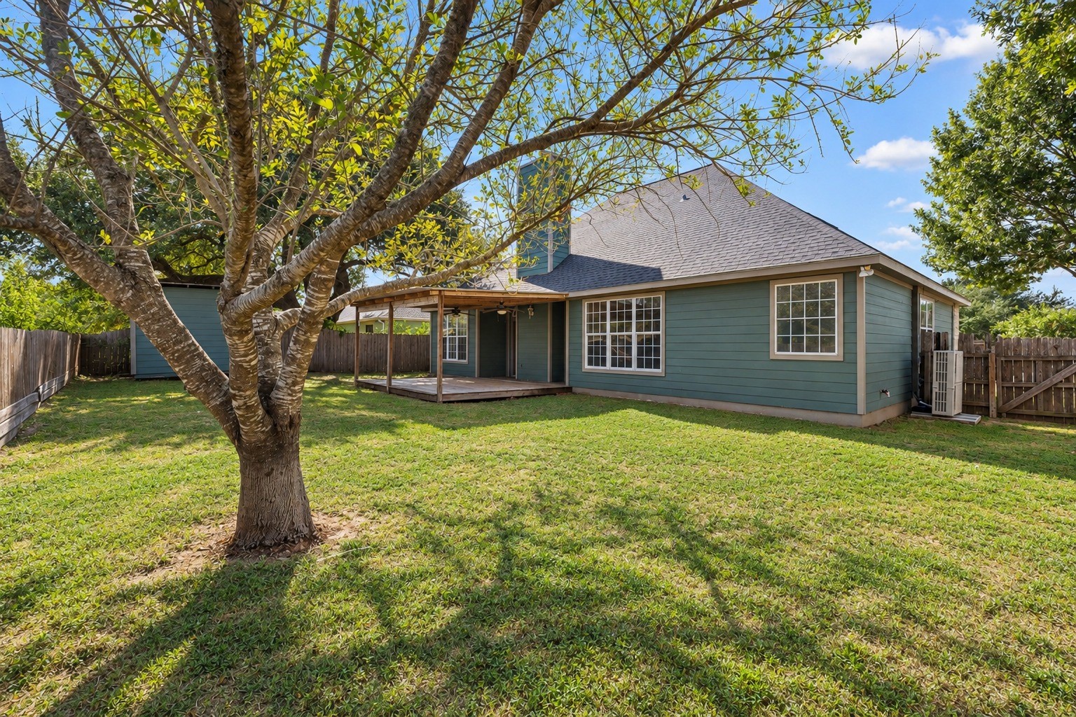 340 Rose Mayer Loop Property Photo 23