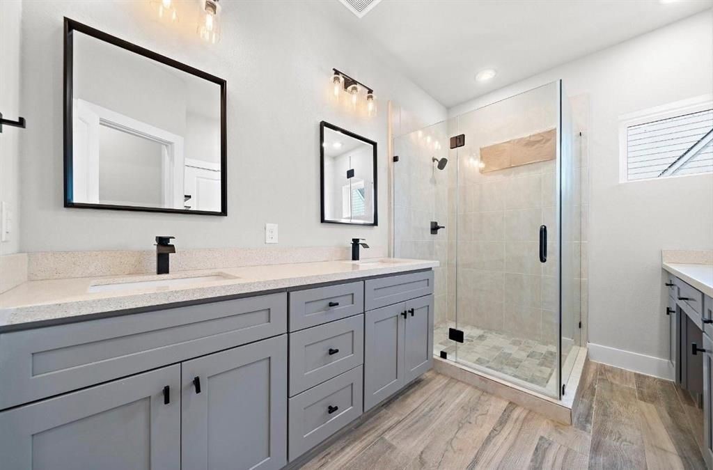 232 W 28th Street A Property Photo 5