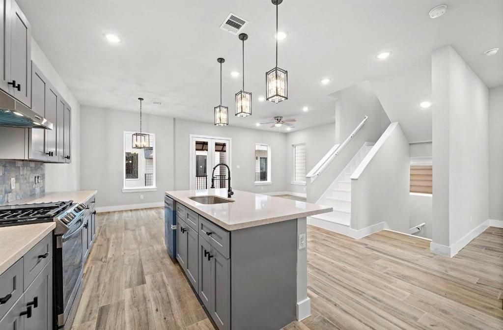 232 W 28th Street A Property Photo 8