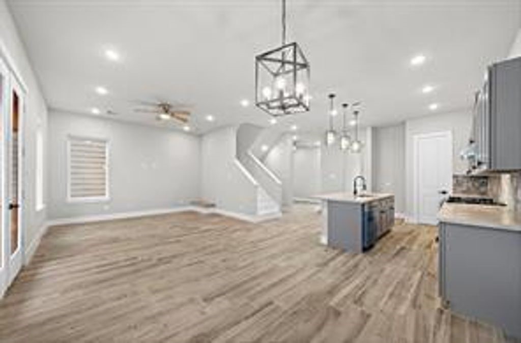 232 W 28th Street A Property Photo 13