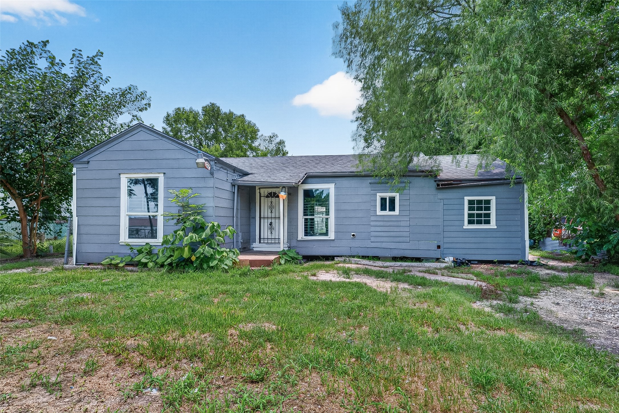 4118 Sunflower Street Property Photo 2