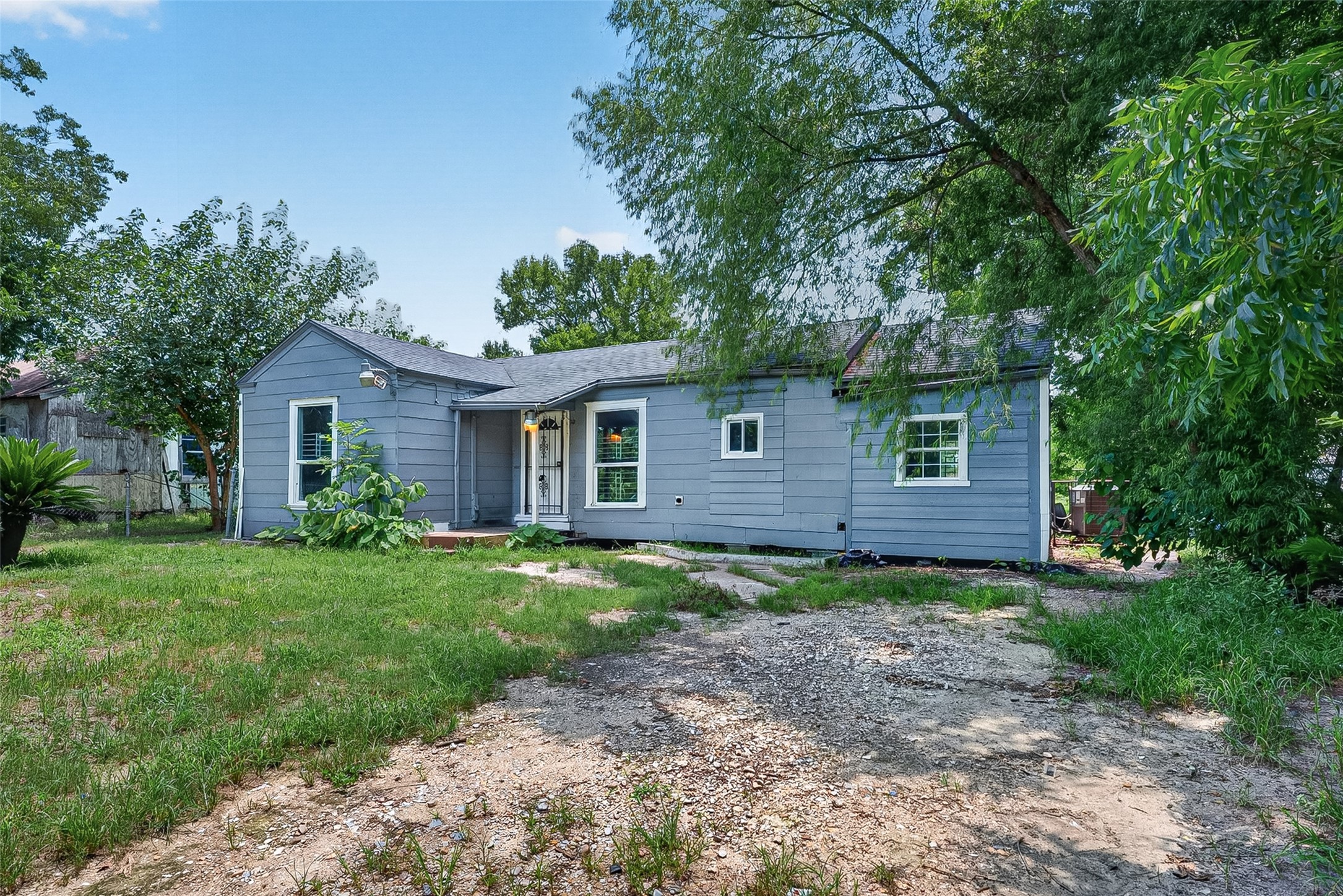 4118 Sunflower Street Property Photo 3