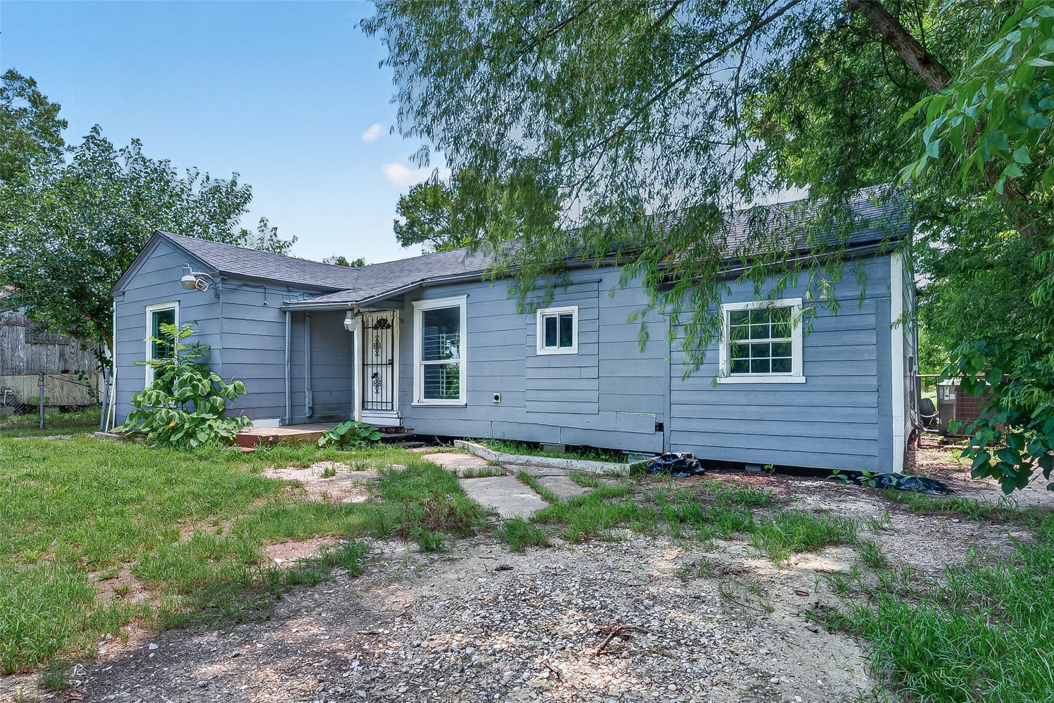 4118 Sunflower Street Property Photo 4