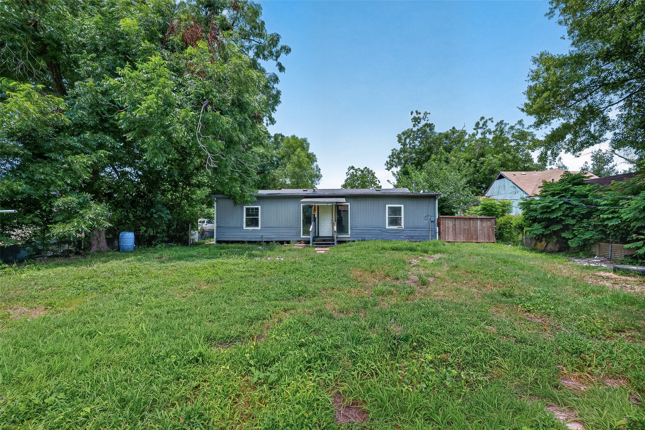 4118 Sunflower Street Property Photo 6