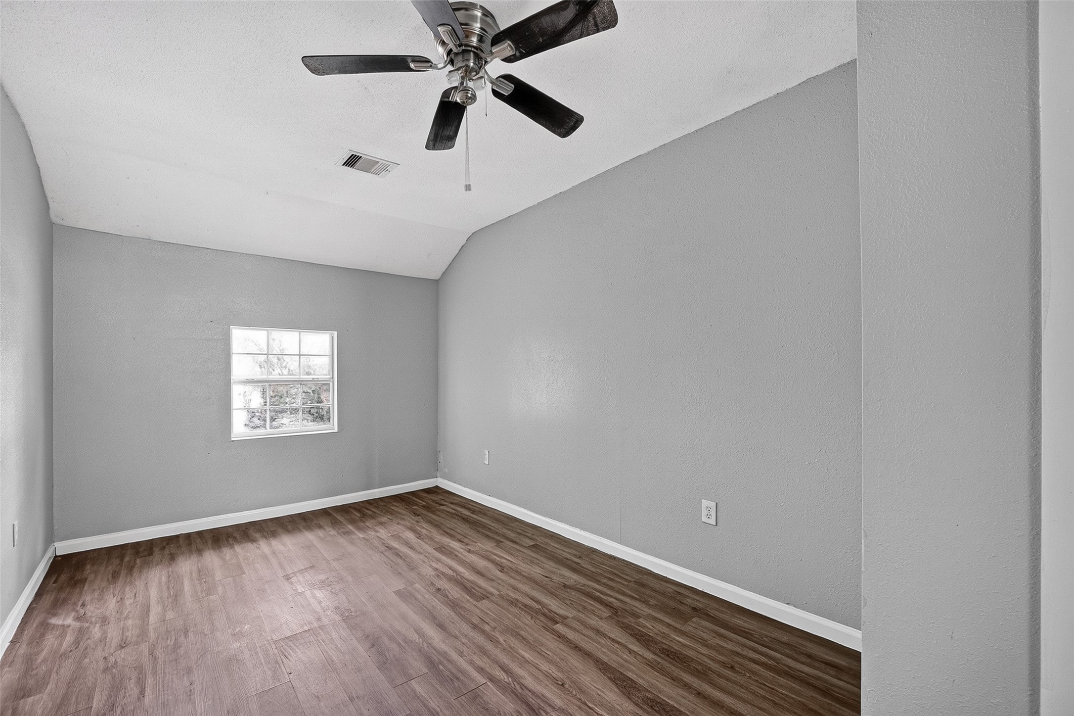 4118 Sunflower Street Property Photo 10