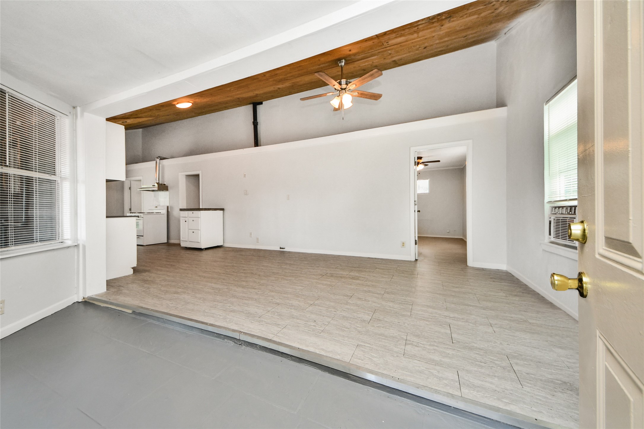 814 Broadway Avenue A Property Photo 4