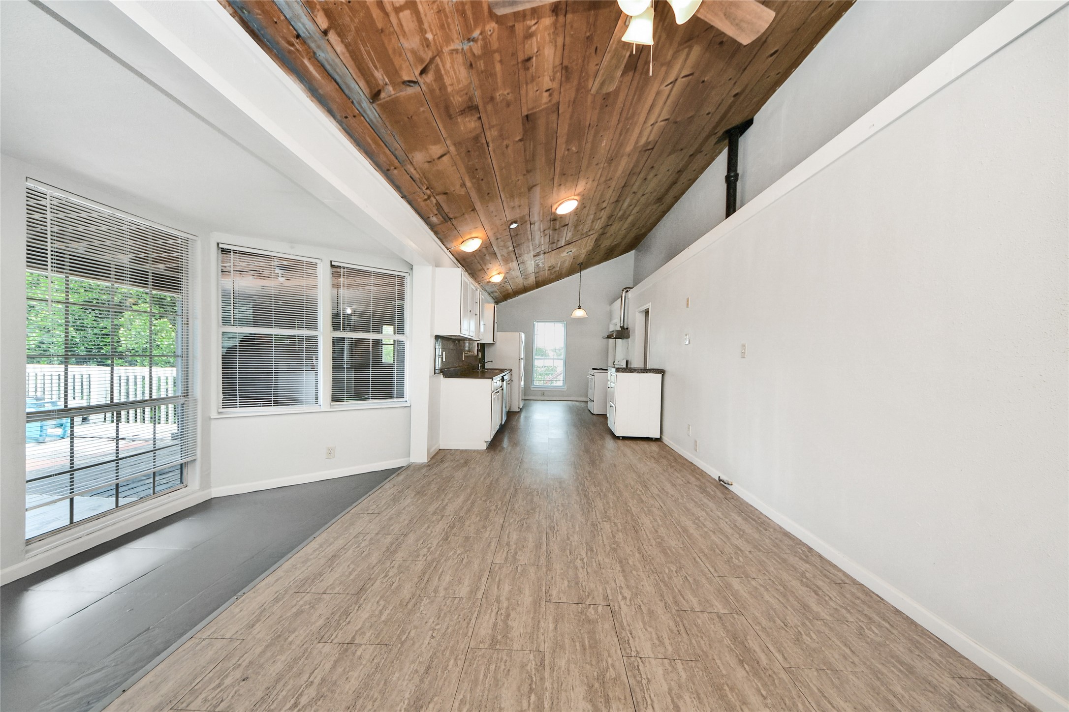 814 Broadway Avenue A Property Photo 6