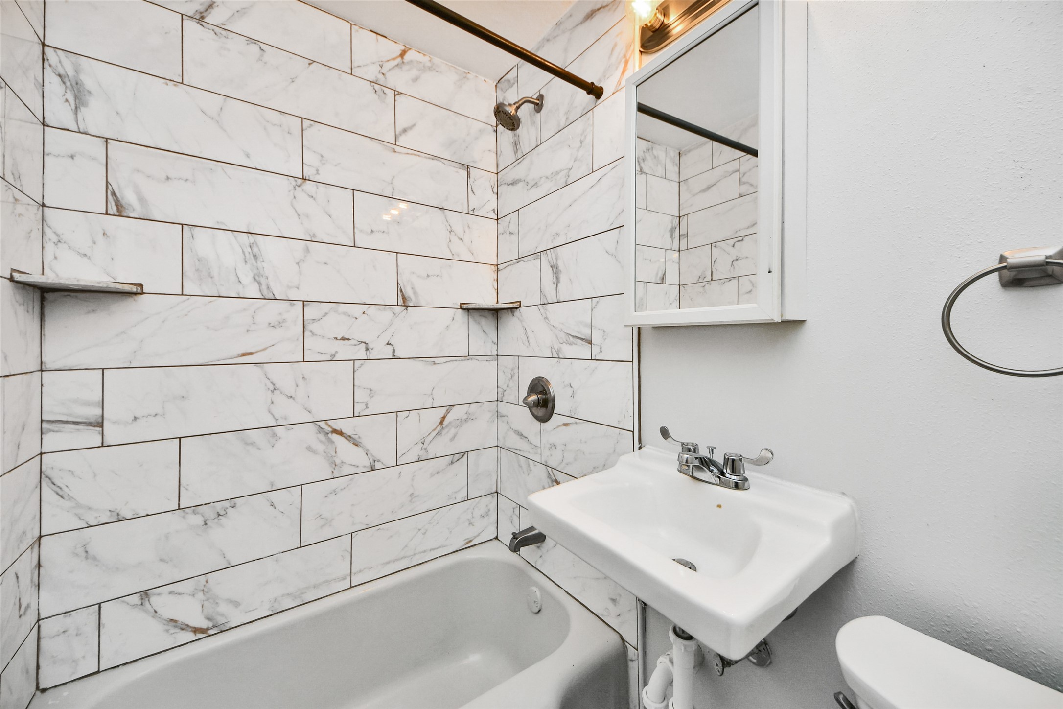 814 Broadway Avenue A Property Photo 11