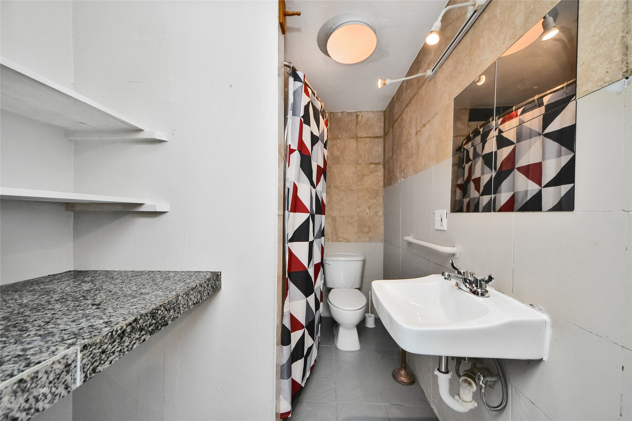 814 Broadway Avenue A Property Photo 14
